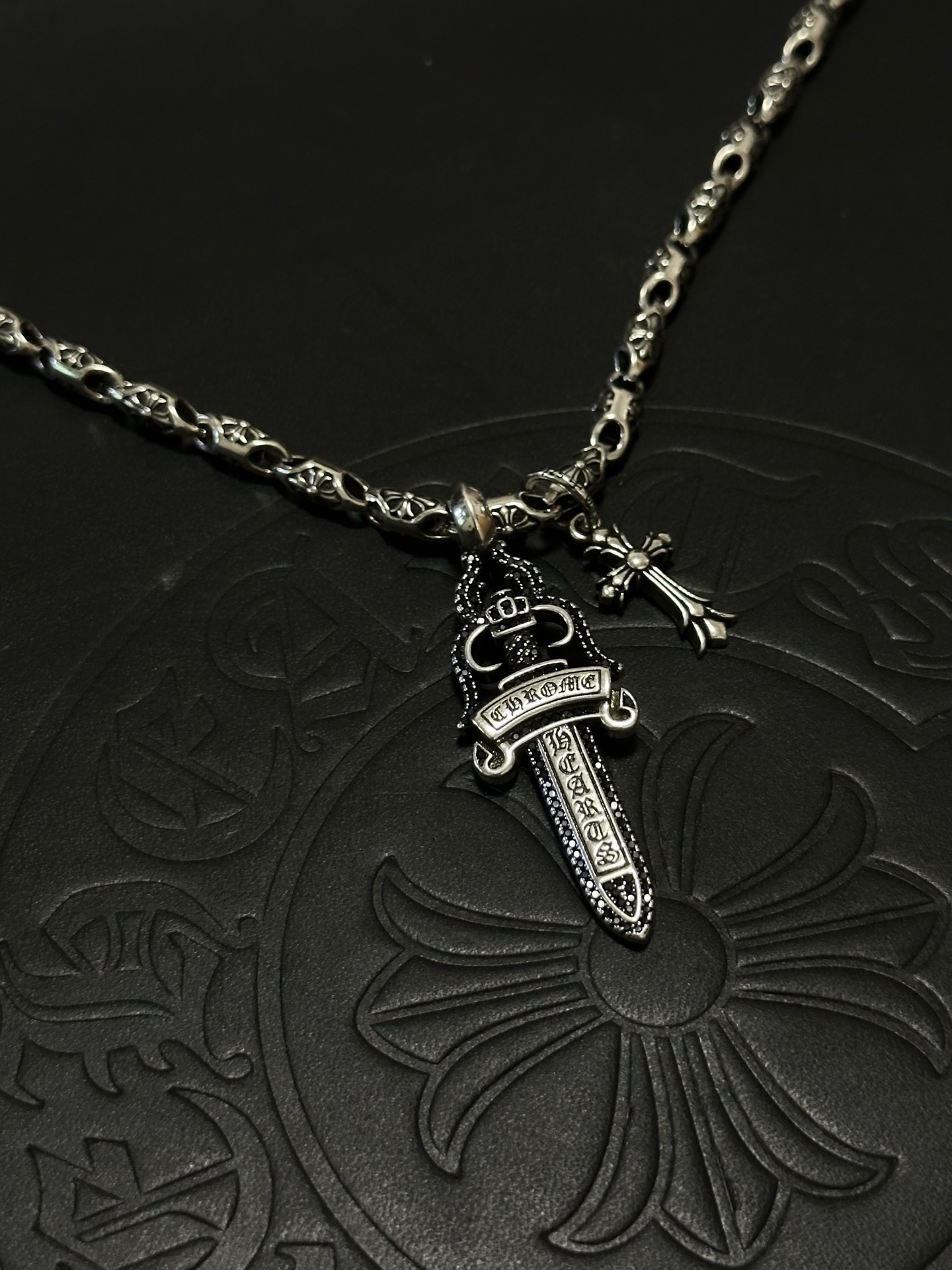 Valextra Haute Couture Haute Joaillerie Fine Jewelry Earrings Necklace 3