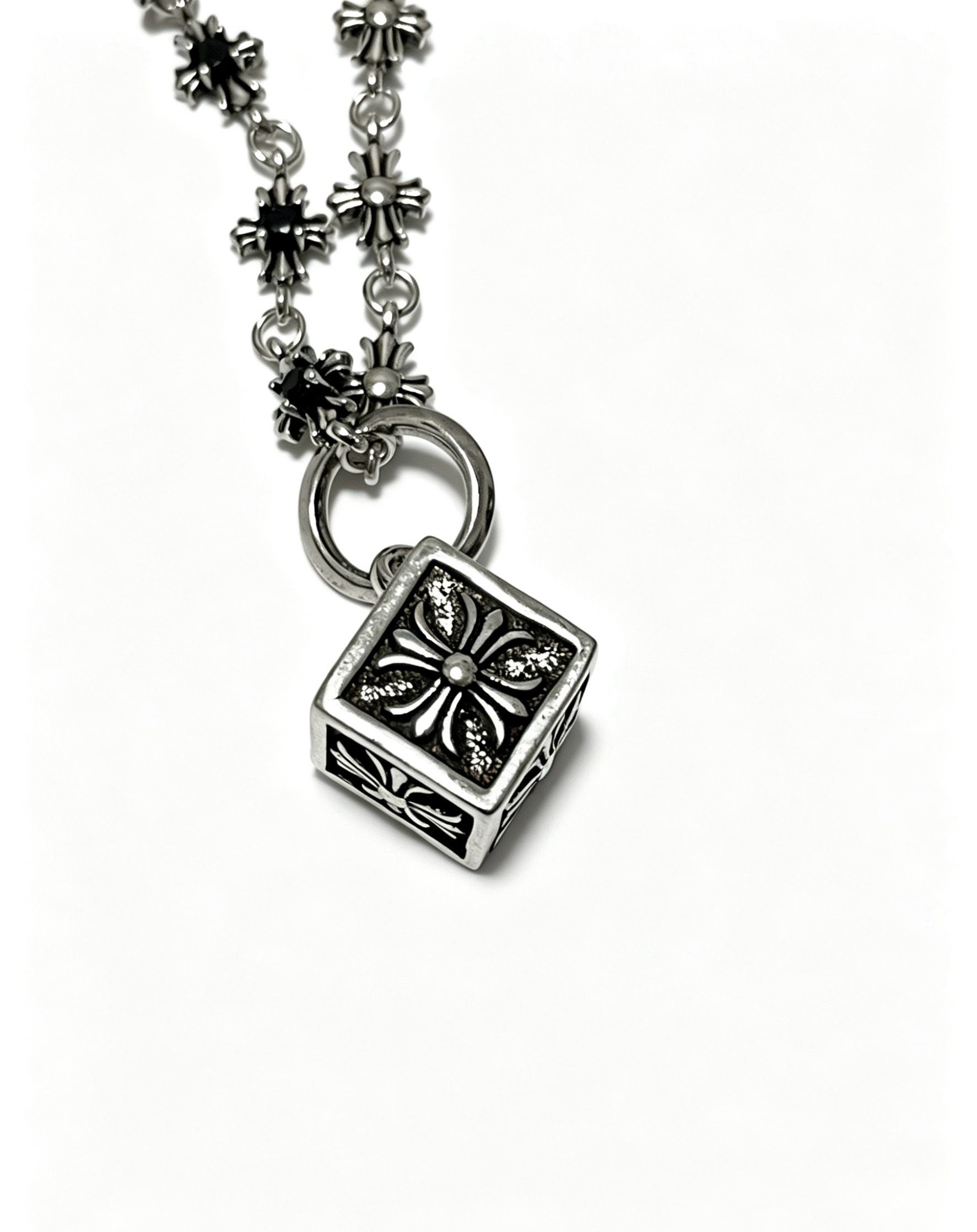Chanel Haute Joaillerie Fine Jewelry Earrings Necklace Ring Ref.2B495FF7 3