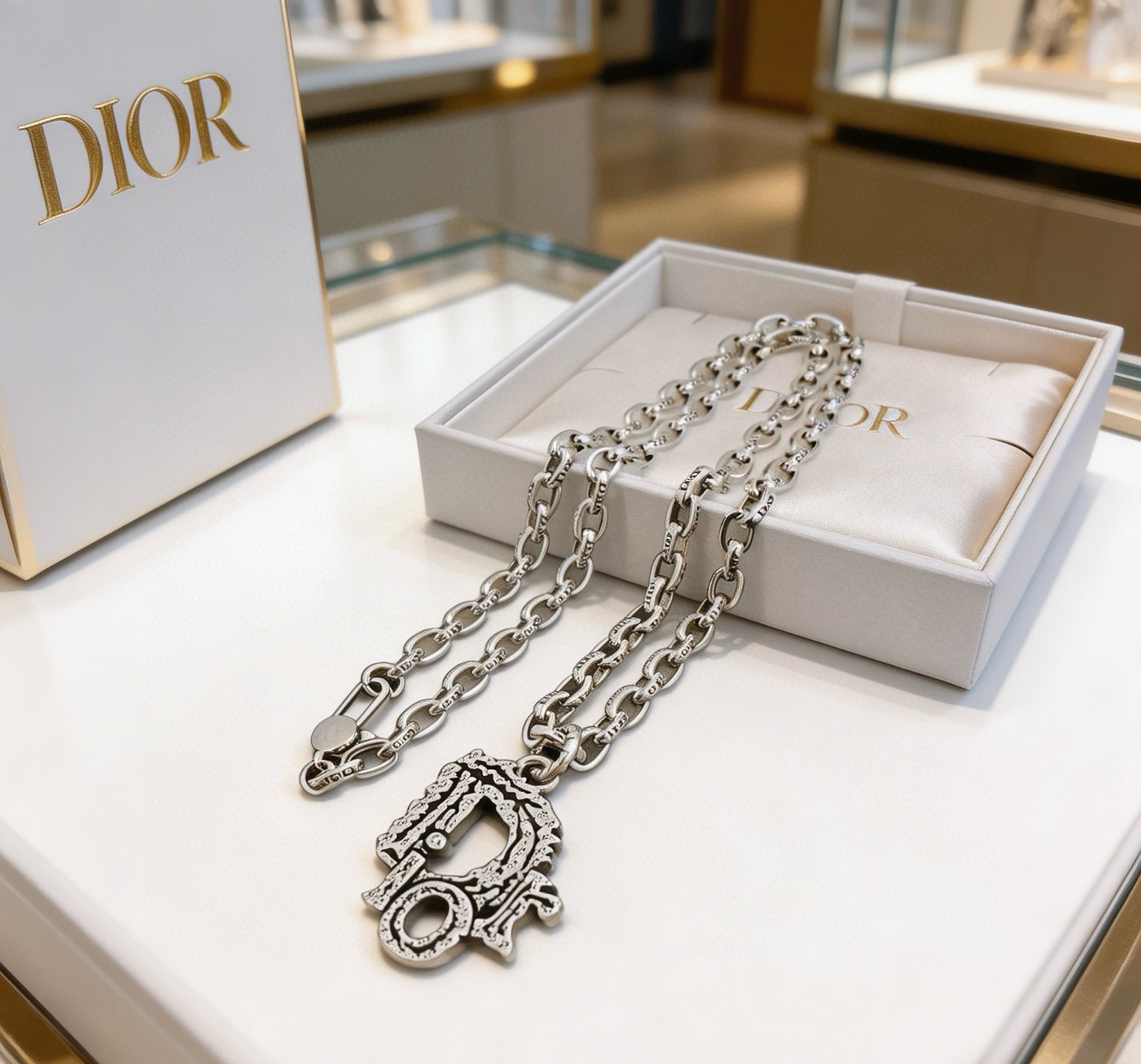 Dior Haute Joaillerie Fine Jewelry Earrings Necklace Ring Ref 8