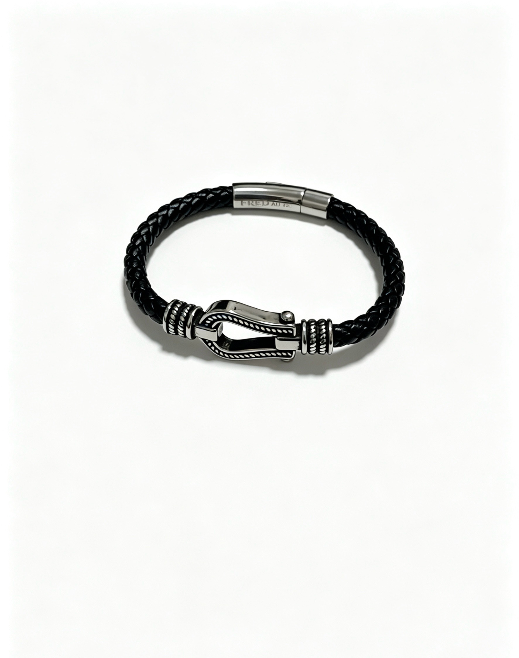 NO:922122,New product release hot Fred Feiden small horseshoe buckle unisex high-quality cowhide leather bracelet big brand fashion exquisite FORCE series bracelets high-end customization ~ electroplating 18k gold craftsmanship horseshoe buckle head bracelet bracelet!  The effect is very versatile. Internet celebrity. A must-have item for fashionistas. Couple style for men and women, boutique jewelry, bracelet, bracelet, cowhide.19860909新品发布火爆费雷德 Fred斐登小马蹄扣中性款高品质牛皮手链大牌 时尚 精致FORCE 系列手链高端定制～电镀18k金工艺 精工马蹄扣头手链手镯！上手效果非常百搭 网红达人 时尚一族必备单品 男女同款情侣款,饰品精品,bracelet,bracelet,cowhide,Jewelry
