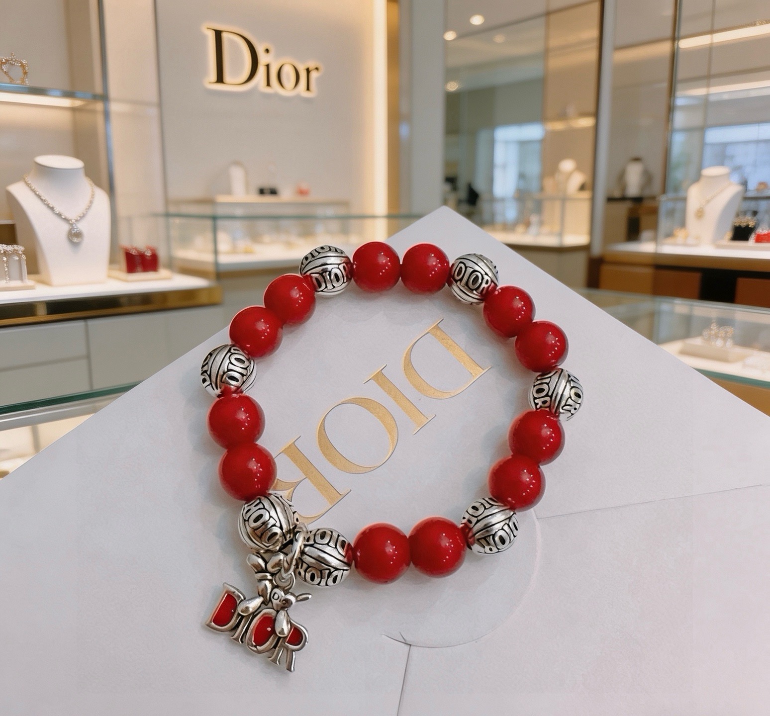 NO:922451,Counter Seiko version DIOR Dior multi-element agate Thai silver style bracelet. Same style as G-Dragon star. Retro style. Original replica. Purely handmade ~ Genuine open mold. Trendy and fashionable must-have. Can be worn by both men and women. Same style for couples. Rock punk Thai silver style. Retro elements. Trendy and versatile. Same style as official website, fine jewelry, dior, dior, bracelet.19860909专柜精工版本 DIOR迪奥 多元素玛瑙泰银风格手链 权志龙明星同款 复古做旧风 原版复刻 纯手工打造 ～正品开模潮流时尚必备 男女均可佩戴 情侣款同款 摇滚朋克泰银风格 复古元素 潮流百搭 官网同款,饰品精品,dior,dior,bracelet,Jewelry