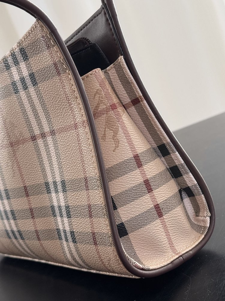 Sized to hold daily essentials including a smartphone, cardholder, and - Comprehensive 4