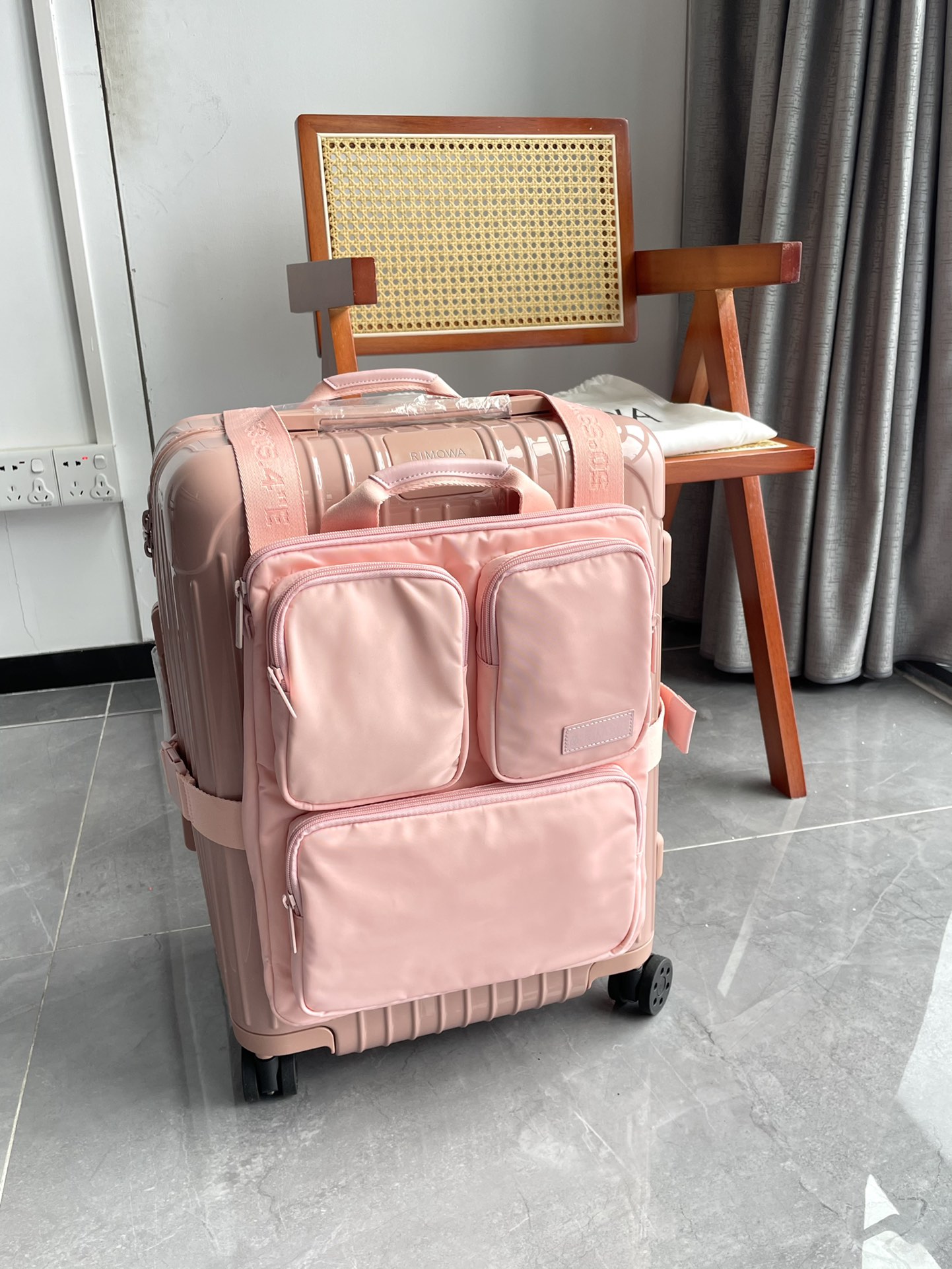 NO:269709,——Pink box-up effect,19860909——粉色上箱效果,,luggage