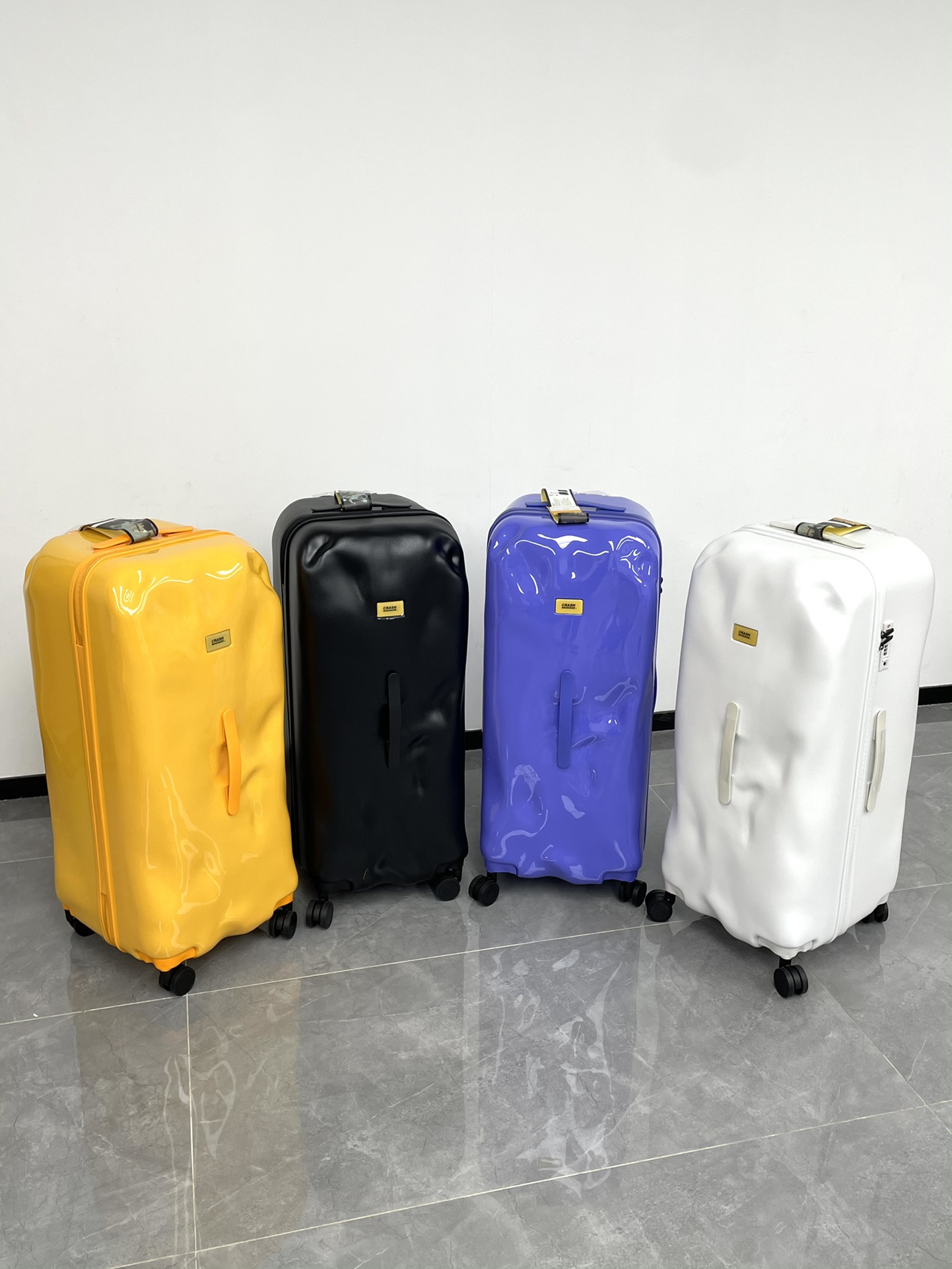 NO:269988,The new model of the original freight forwarding factory channel is here [Please hurry up if the quantity is limited] Crash Baggage suitcase TRUNK 30 inches!  Travel box trolley case!  If you want to go, you should go. If you want to travel all over the country, it’s time to prepare your suitcase!  Crash Crater suitcase!  One person is in hand!  A unique and light suitcase!  The ragged suitcase can be used to hold the world and the quality! THE DESIGNER The creative designer FRANCESCO AVIA from Venice, Italy has created creative inspiration during his years of journey and created this CRASH BAGGAGE, which is no longer afraid of damage due to impact. The appearance of the 