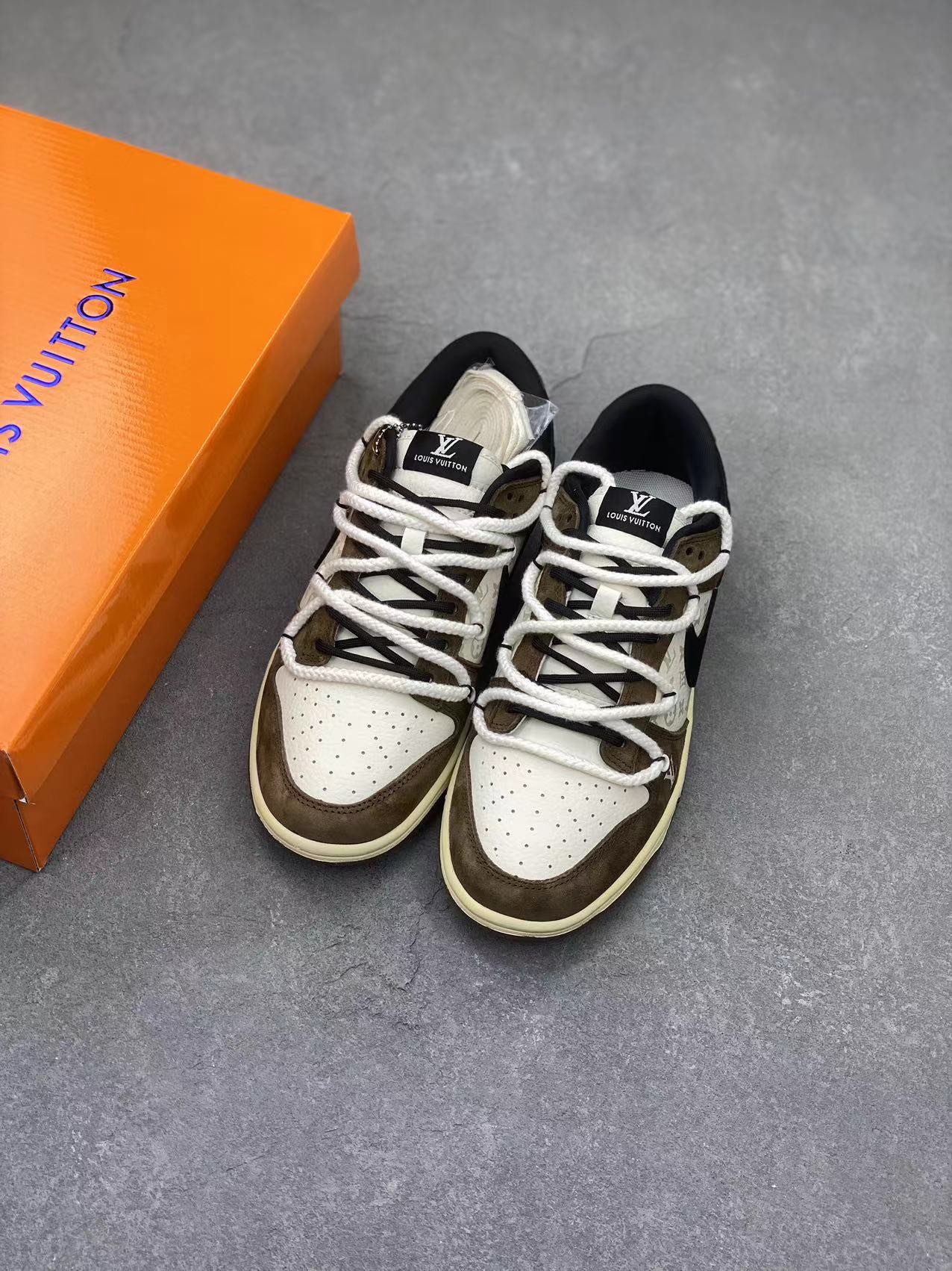 Nike SB Dunk Low Louis Vuitton Collab Brown/White Custom Sneakers 9 i1704522755 8951 0