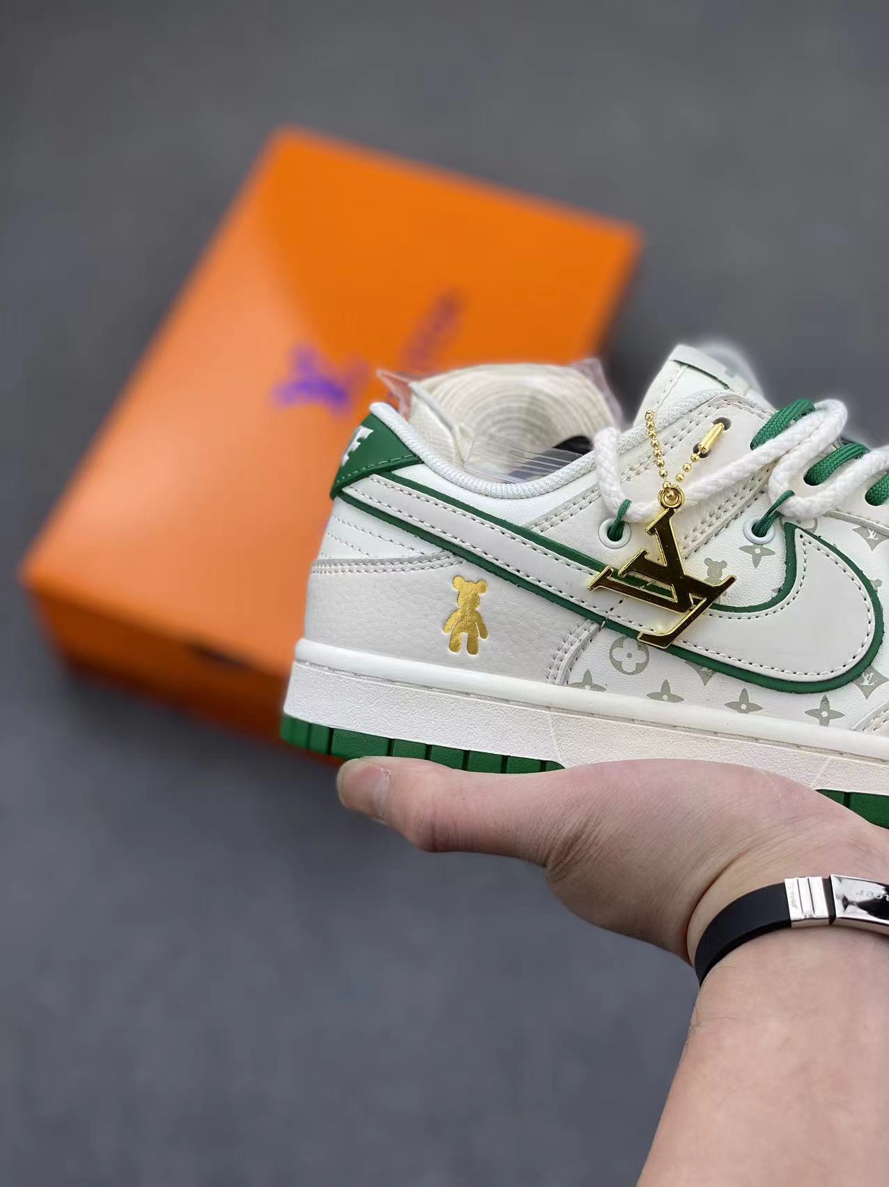 Nike SB Dunk Low Louis Vuitton Custom Green Bear Sneakers - Limited Edition 6 i1704954978 2007 6