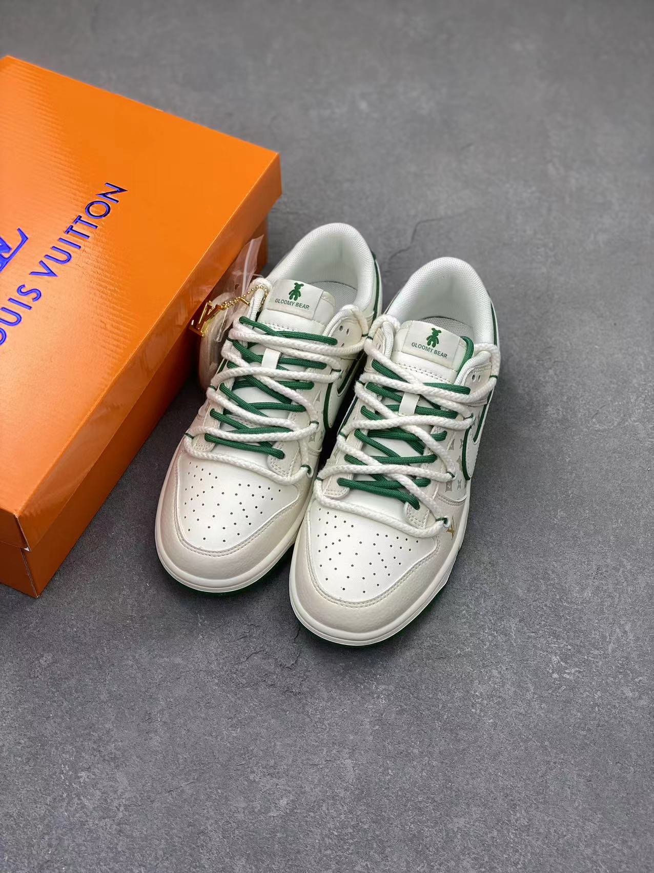 Nike SB Dunk Low Louis Vuitton Custom Green Bear Sneakers - Limited Edition 9 i1704954978 3015 2
