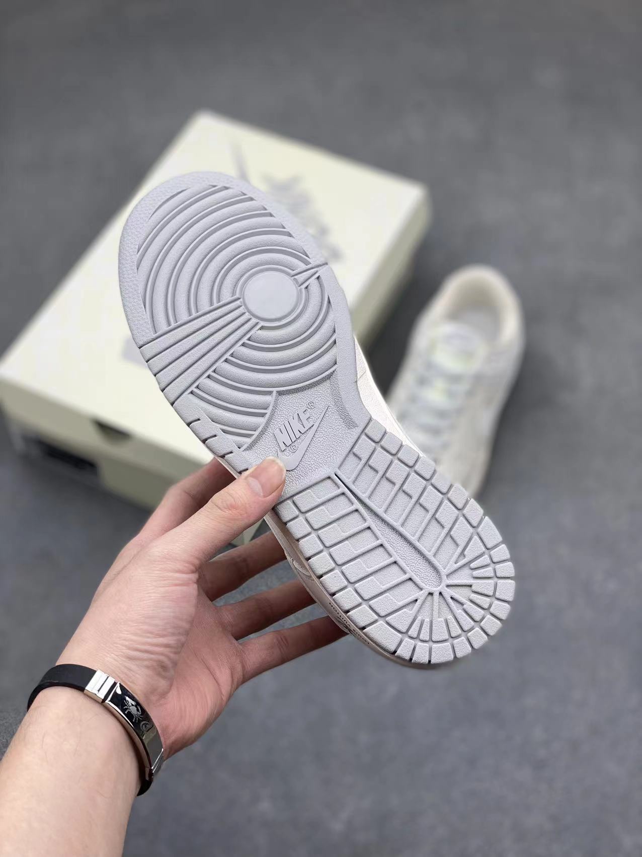 Nike SB Dunk Low Louis Vuitton Custom Sneakers - Limited Edition 7 i1712472775 5364 1