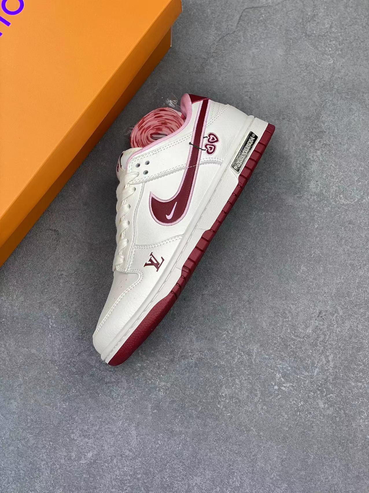 Nike SB Dunk Low Cherry Valentine's Day Sneakers - High-End Custom Edition 8 i1715843438 833 5