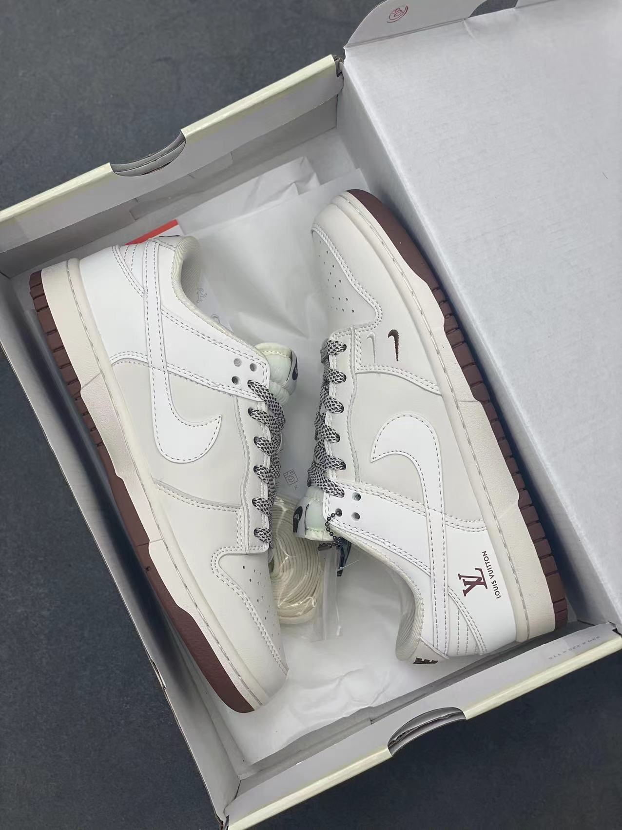 Nike SB Dunk Low x Louis Vuitton Collaboration Sneakers - Limited Edition 10 i1717141557 1644 7