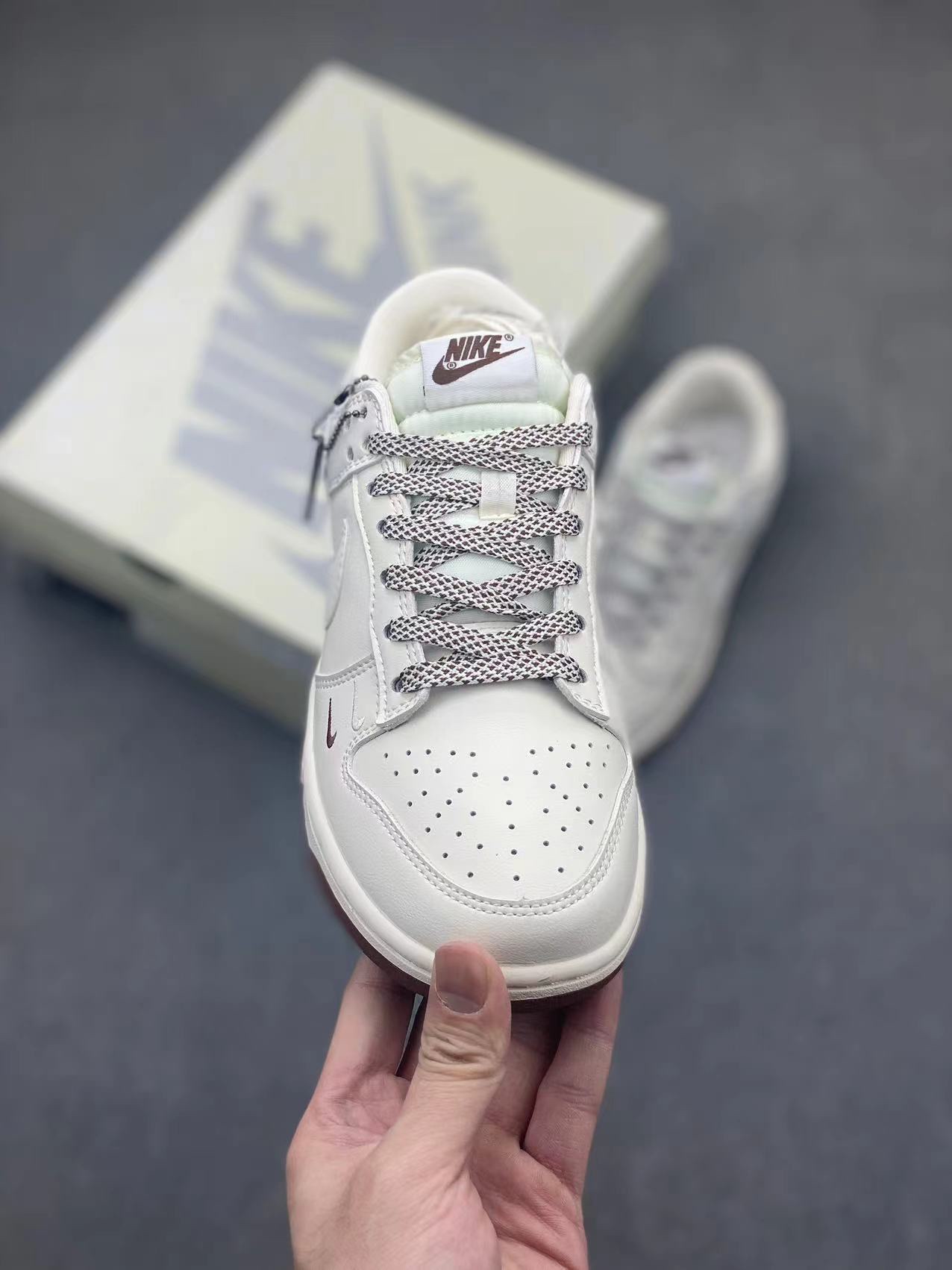 Nike SB Dunk Low x Louis Vuitton Collaboration Sneakers - Limited Edition 3 i1717141557 4817 2