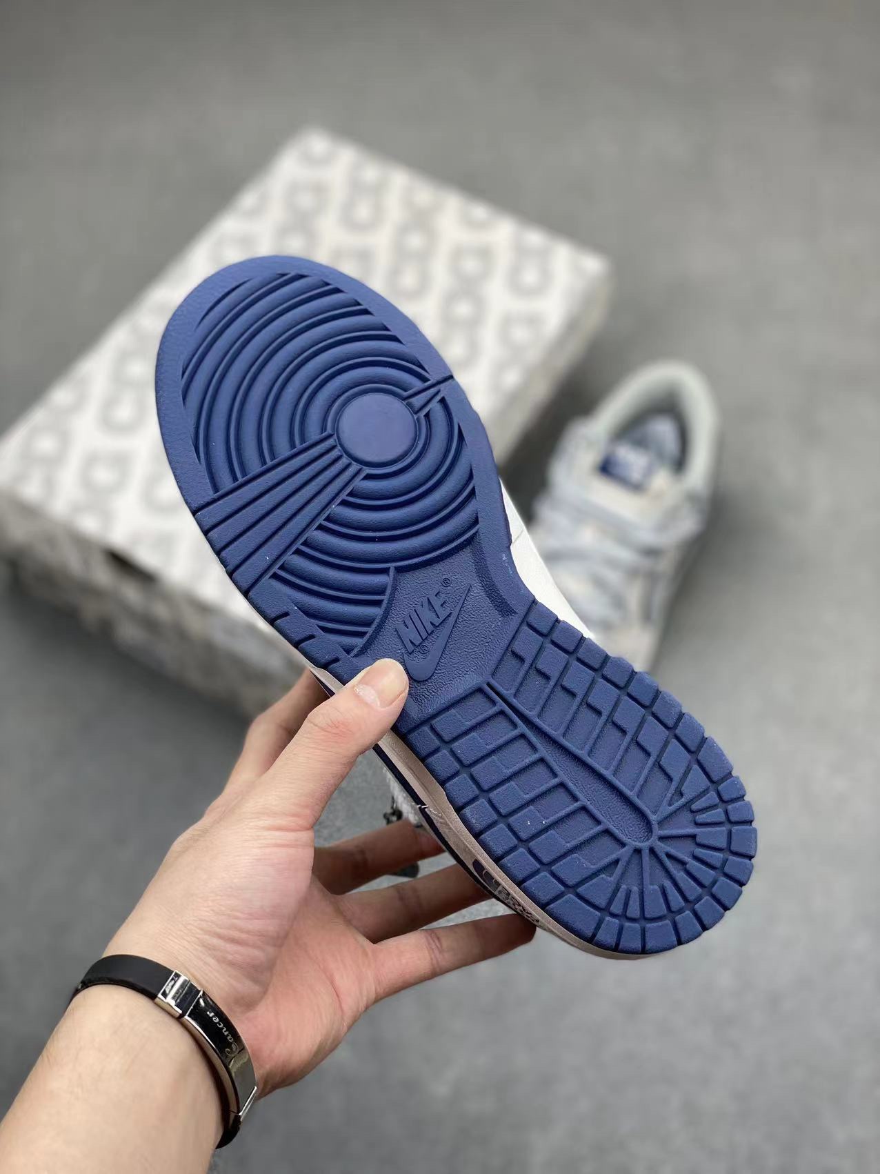 The North Face x CDG Play x Nike Dunk Low Grey Blue Collaboration Shoes 7 i1717310946 3224 8