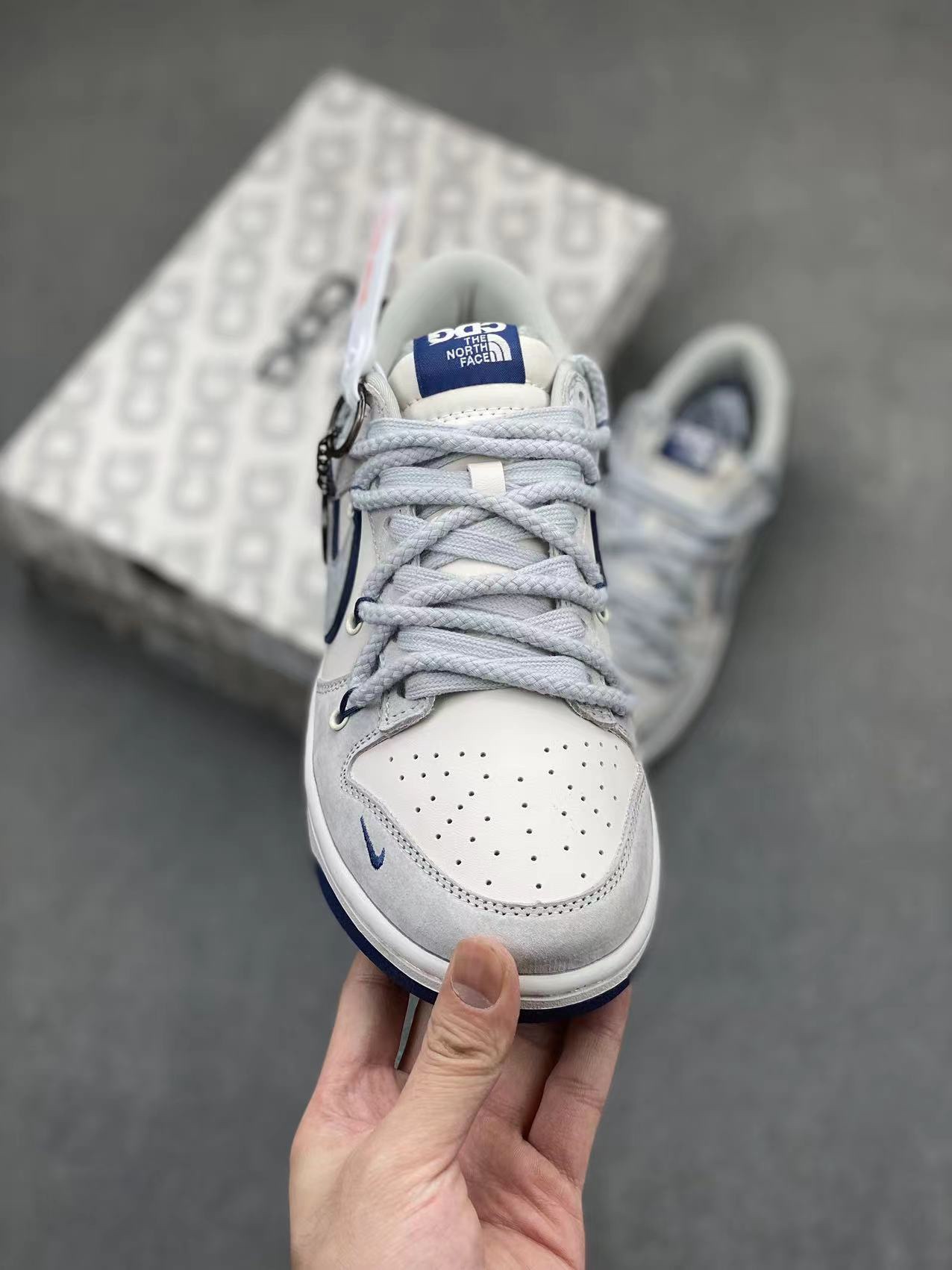 The North Face x CDG Play x Nike Dunk Low Grey Blue Collaboration Shoes 3 i1717310946 5393 4