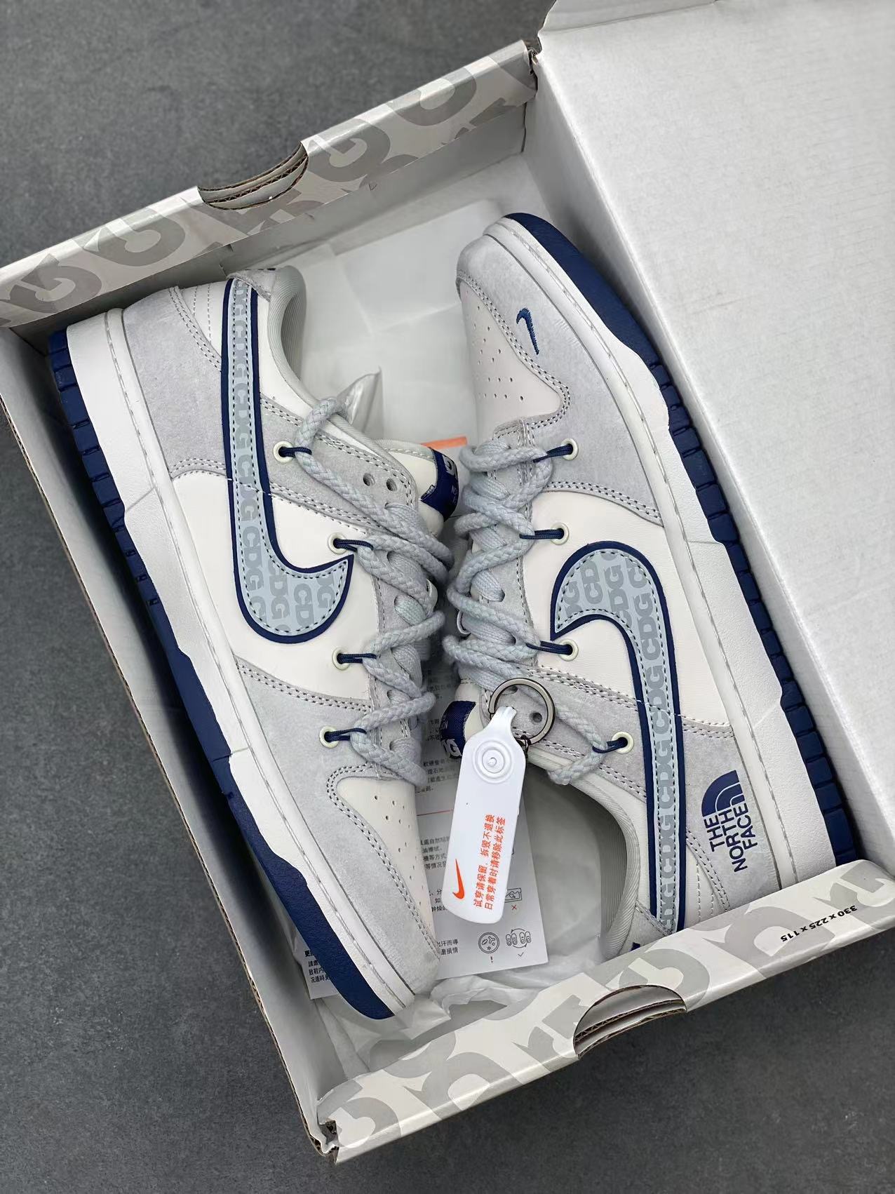 The North Face x CDG Play x Nike Dunk Low Grey Blue Collaboration Shoes 10 i1717310946 6087 3
