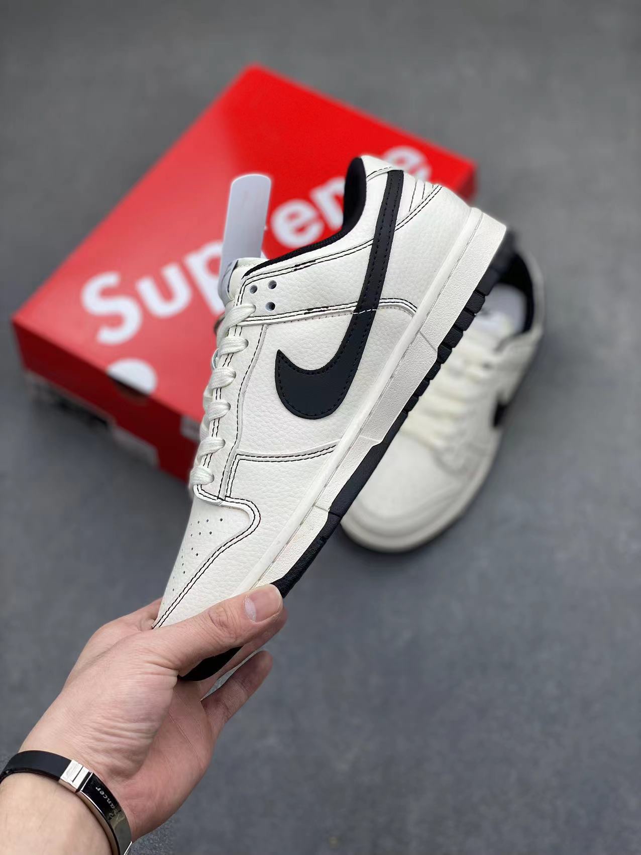 Nike SB Dunk Low Supreme Collab Anniversary Edition Casual Skateboarding Shoes 4 i1717747149 8785 4