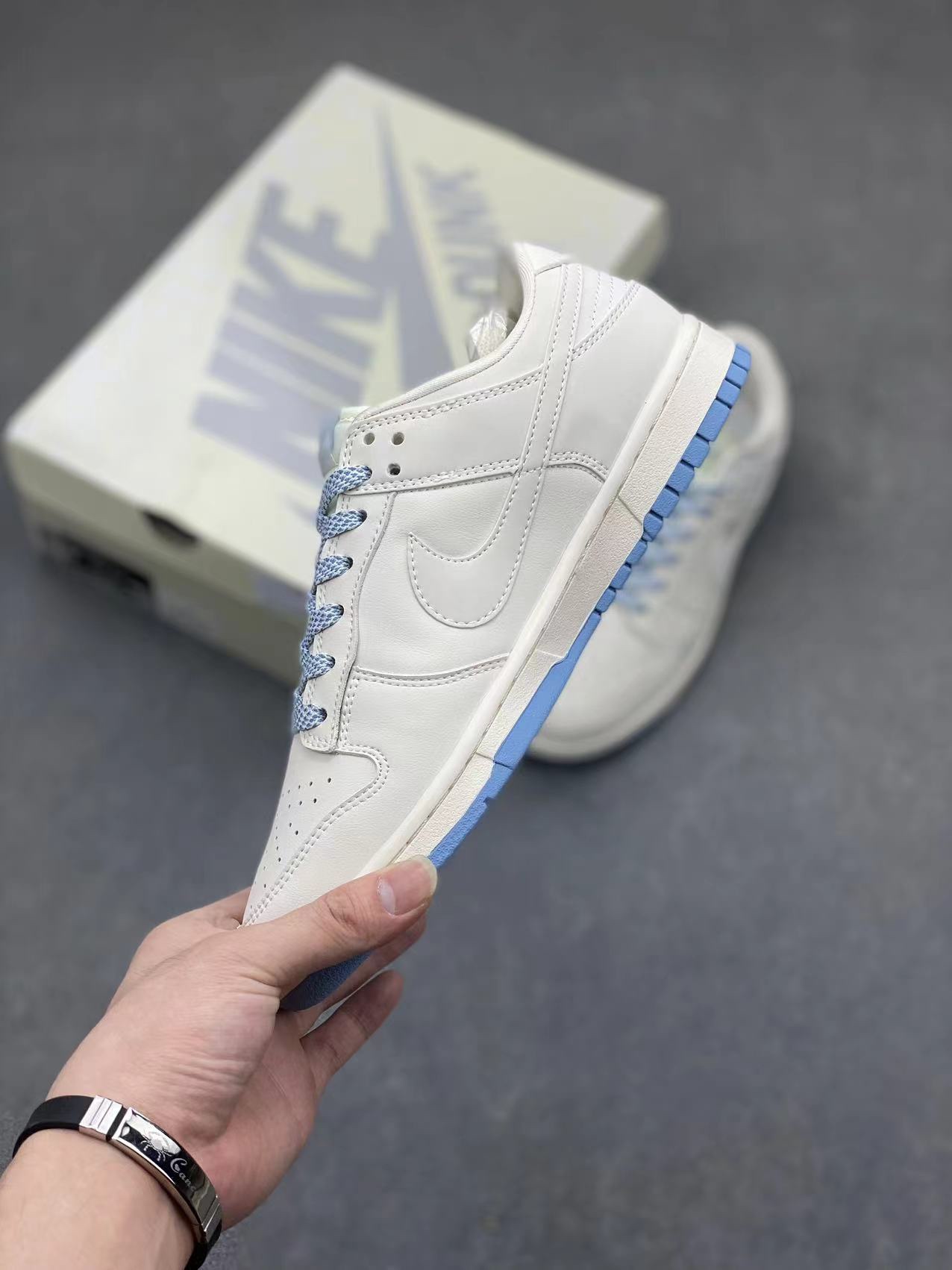 Nike SB Dunk Low "Louis Vuitton" Blue Sneakers - Limited Edition 4 i1718879077 5603 5