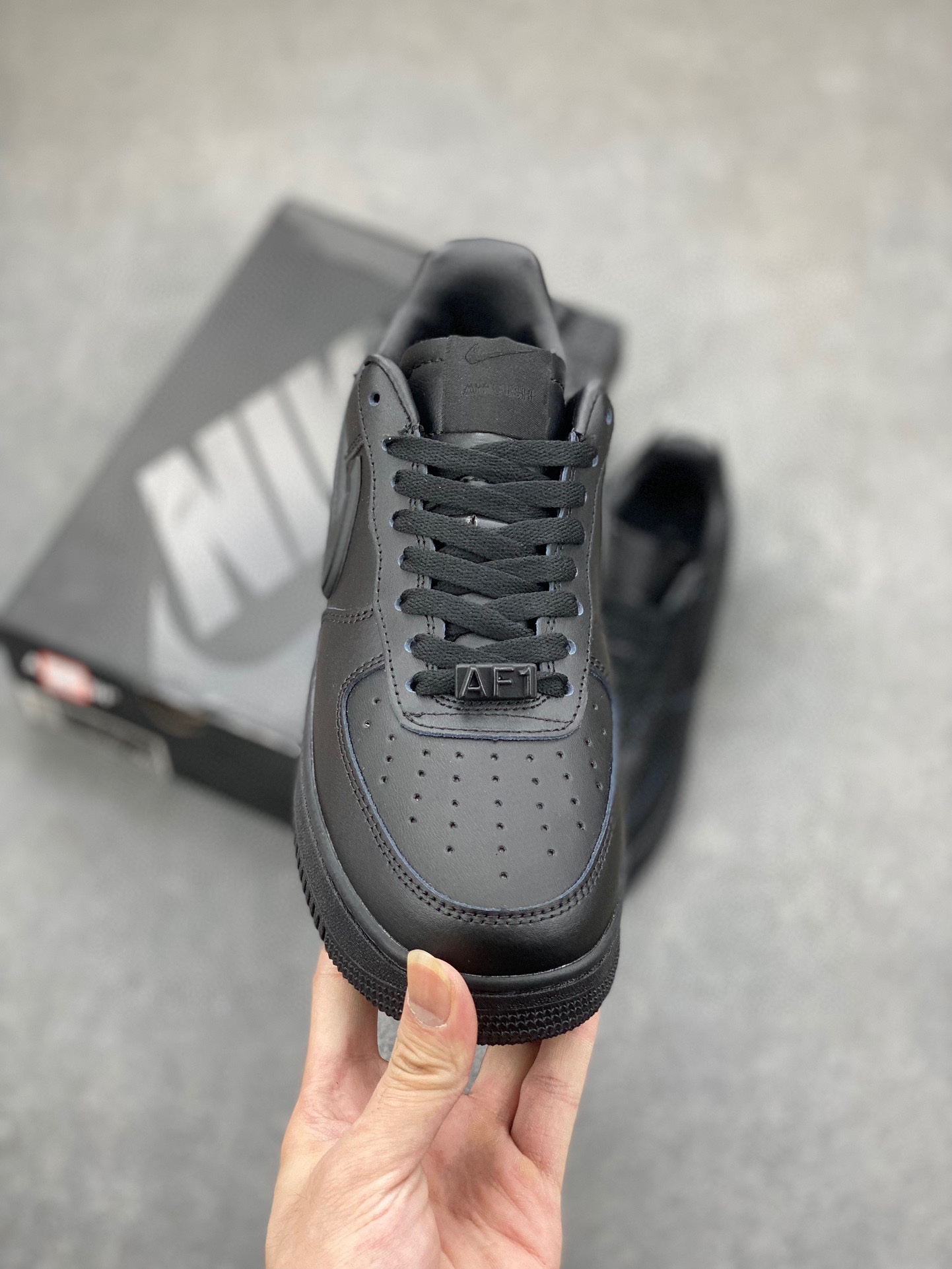 Nike Air Force 1 '07 Low Black Sneaker Classic Style & Comfortable Fit 3 i1719951441 3 6