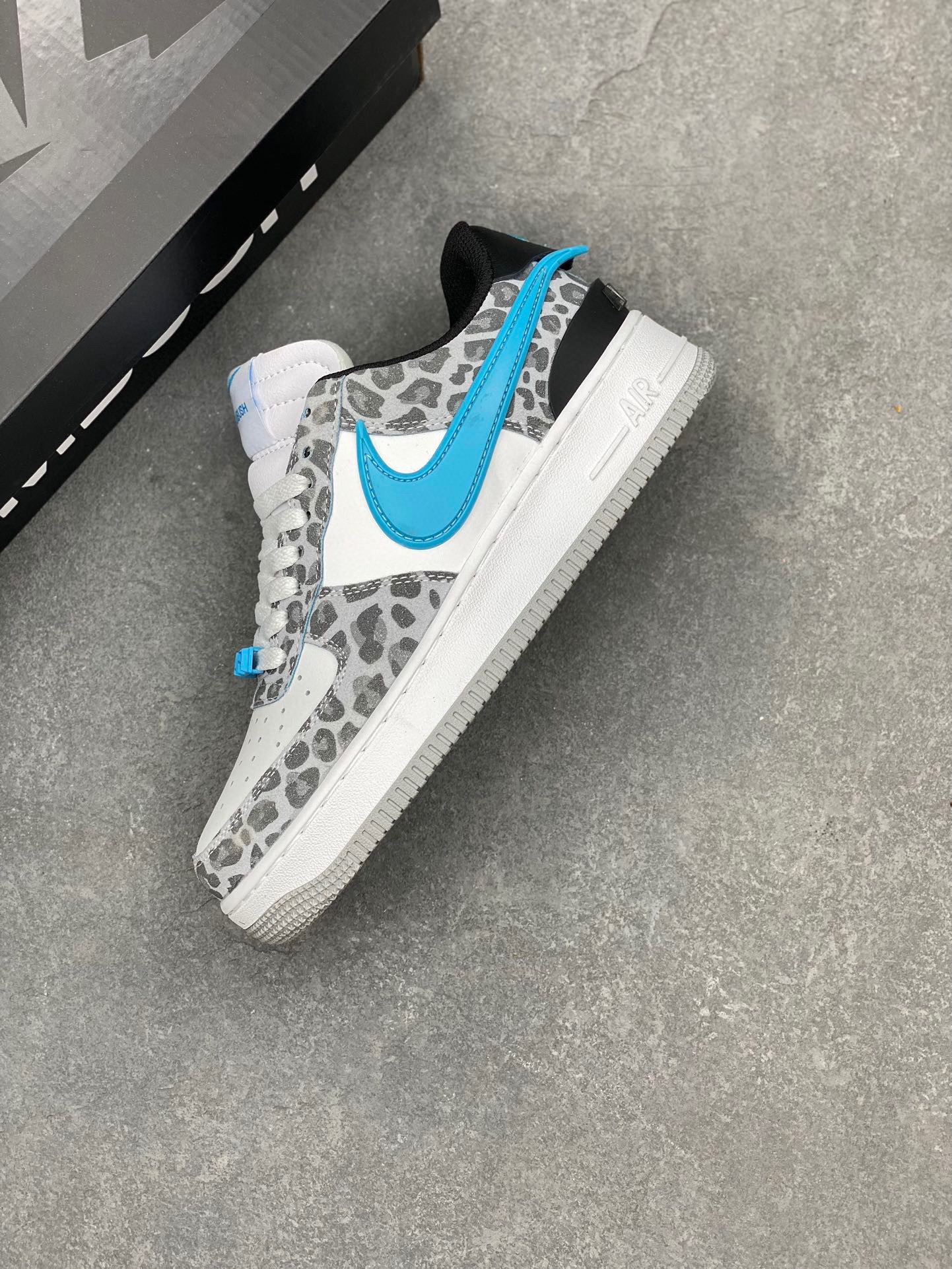 Nike Air Force 1 '07 Low Sneakers - Leopard Print, White and Blue 8 i1719951513 2591 0
