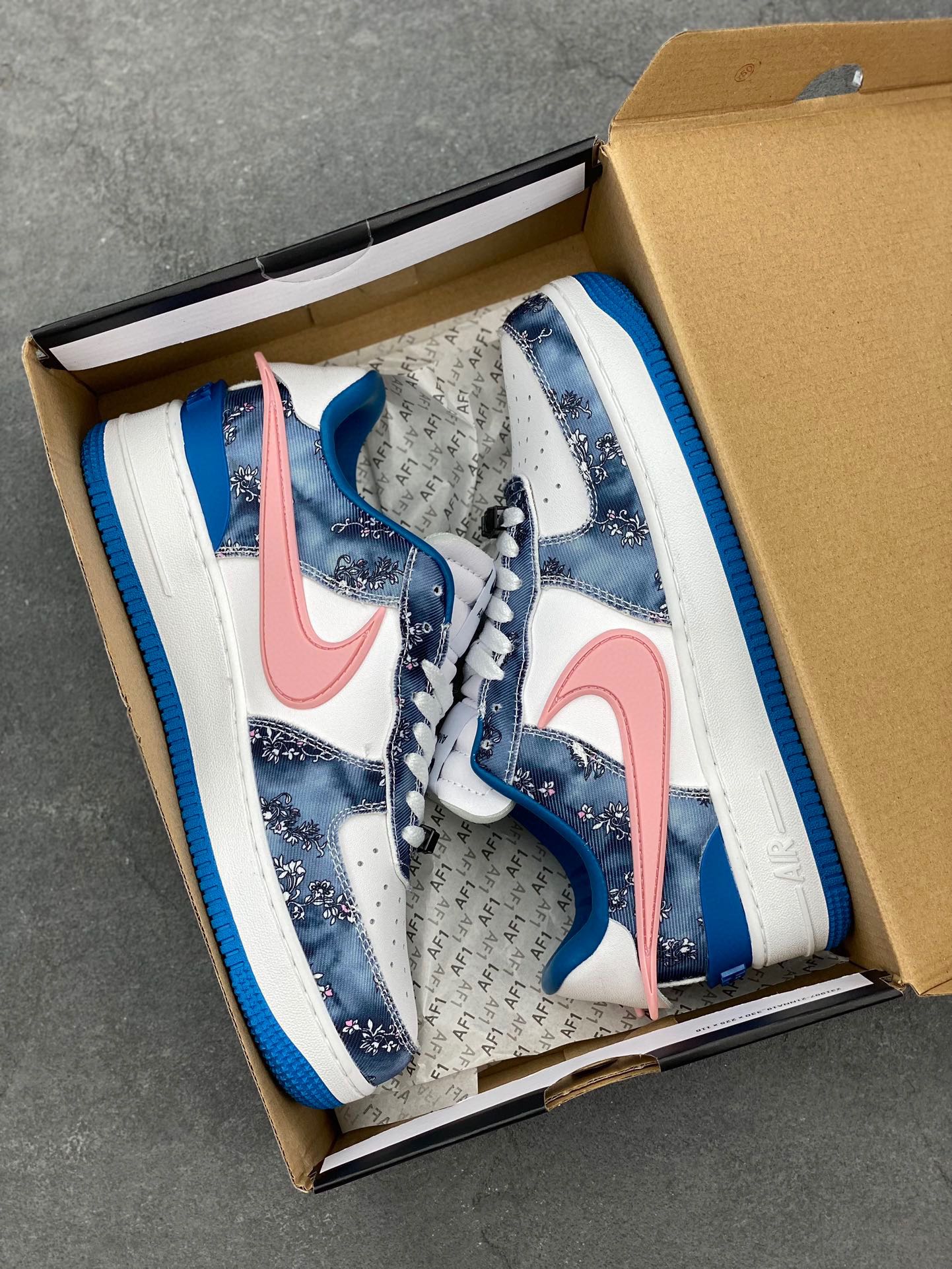 Nike Air Force 1 '07 Low AMBUSH Sneakers White Blue Pink DV3464 10 i1719951525 519 0