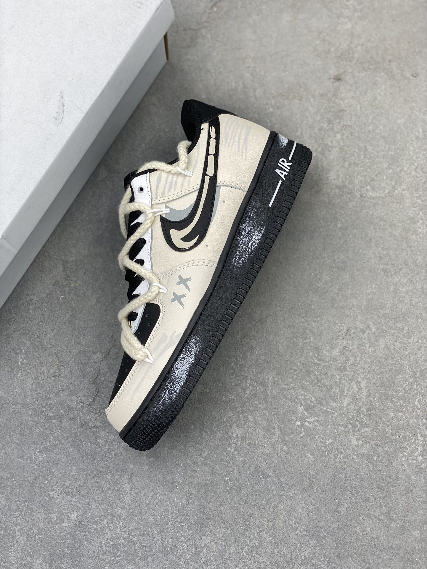 Nike Air Force 1 '07 Low-Top Sneakers - Versatile & Comfortable 8 i1720032543 6403 0