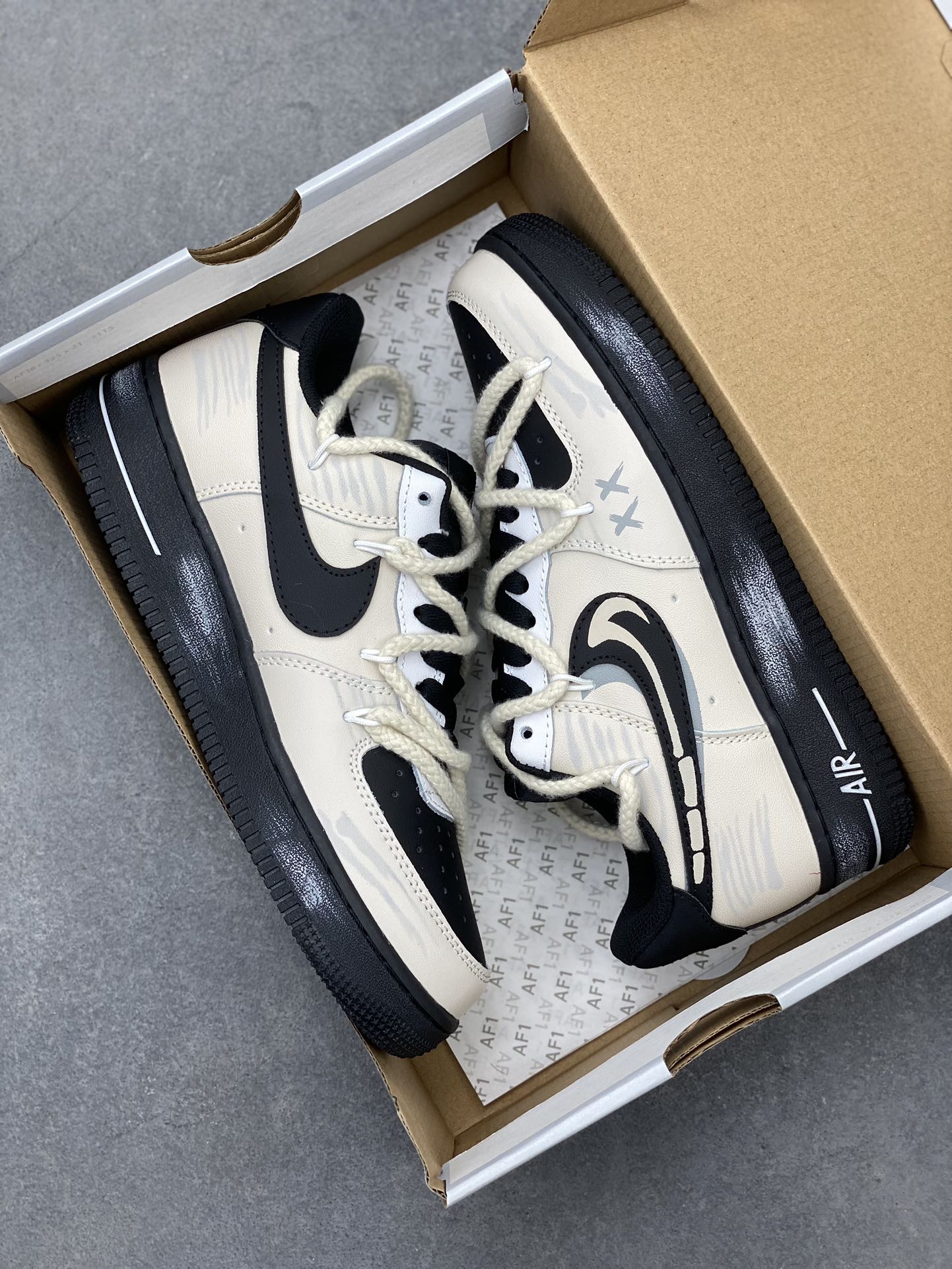 Nike Air Force 1 '07 Low-Top Sneakers - Versatile & Comfortable 10 i1720032544 556 4