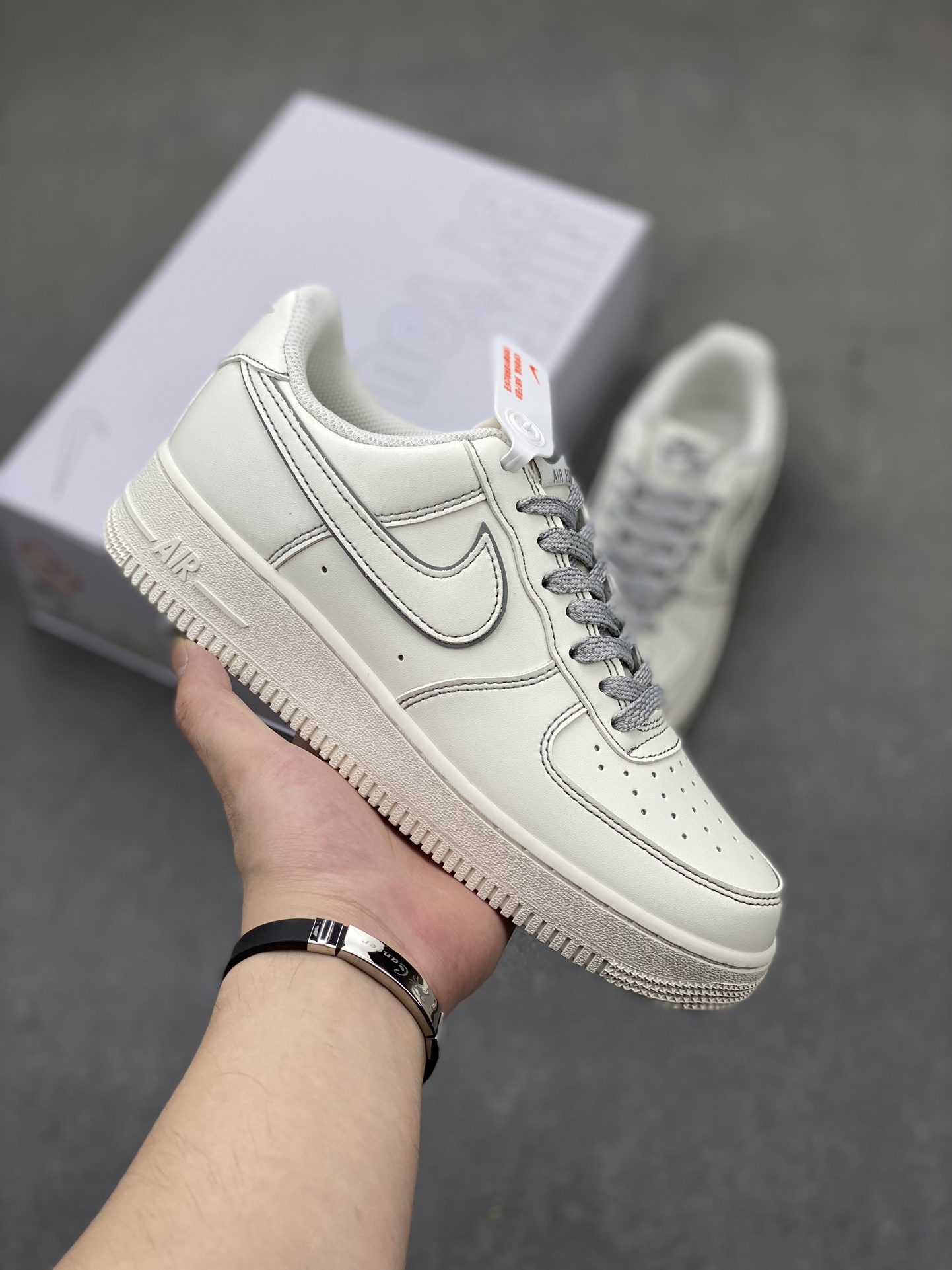 Nike Air Force 1 '07 Low-Top Sneakers - Timeless Style & Comfort - CW2288-111 2 i1720032592 1298 6