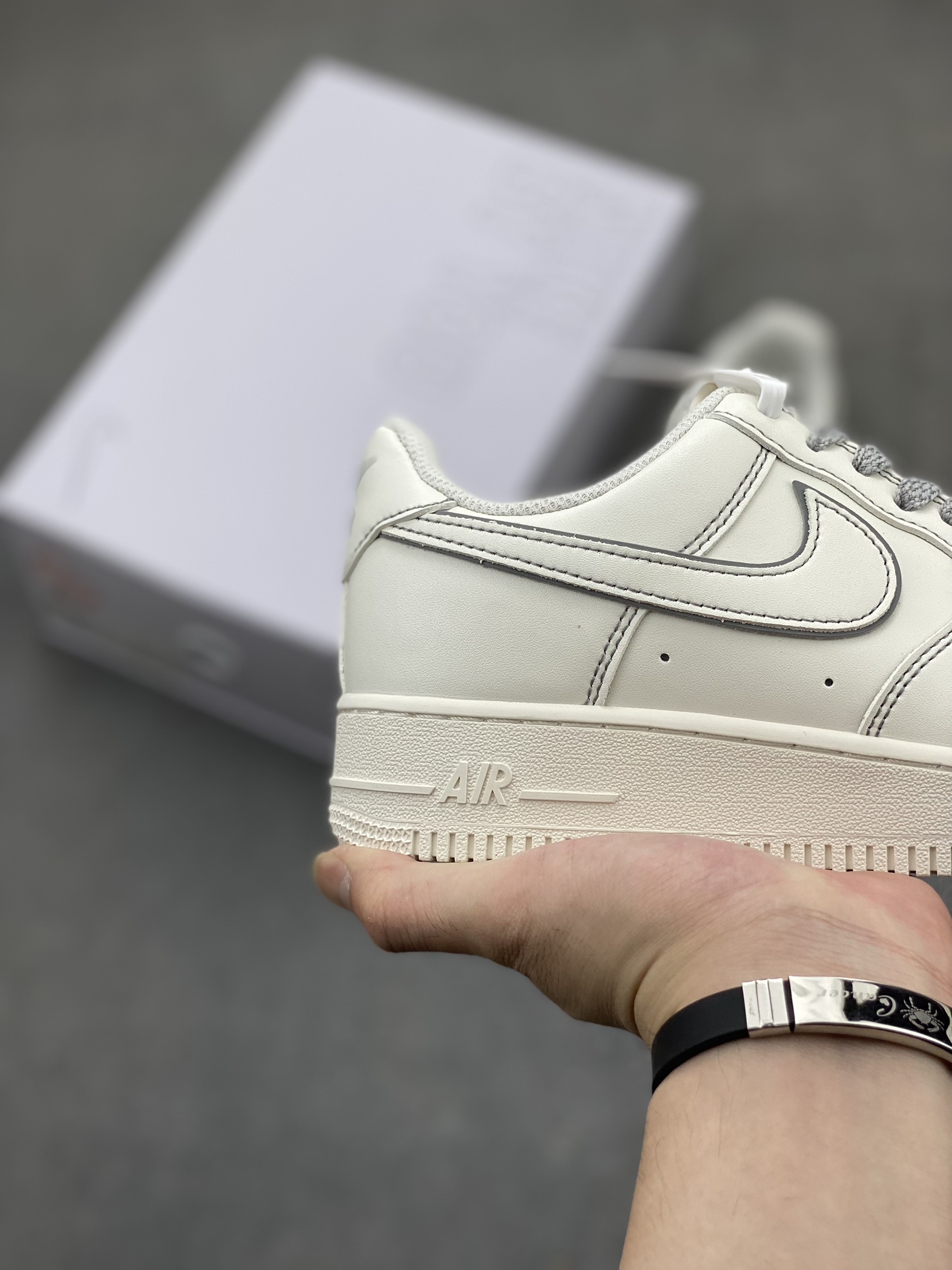 Nike Air Force 1 '07 Low-Top Sneakers - Timeless Style & Comfort - CW2288-111 6 i1720032592 5592 3