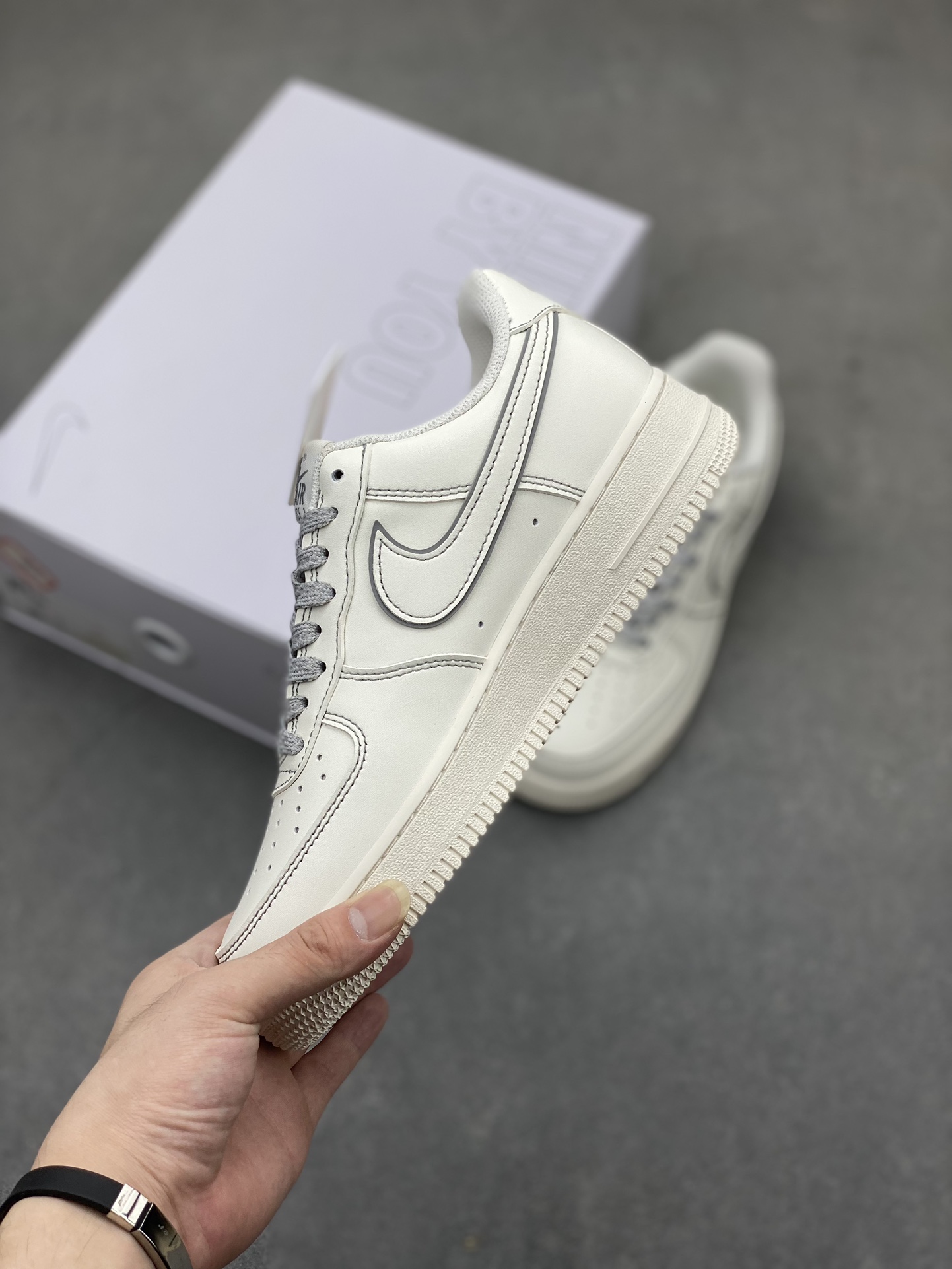Nike Air Force 1 '07 Low-Top Sneakers - Timeless Style & Comfort - CW2288-111 4 i1720032592 9149 8