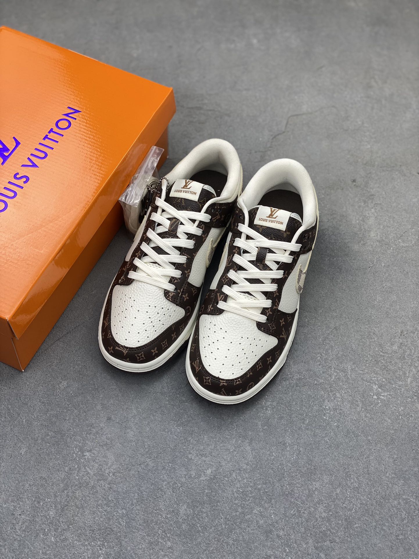 Nike SB Dunk Low Louis Vuitton Collab Brown White - Premium Quality 8 i1720033783 6161 1