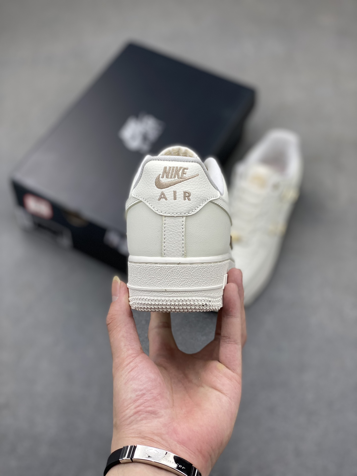 Nike Air Force 1 Low Cut White Gold Hook Casual Sneakers FV3654-111 5 i1720122466 1289 2