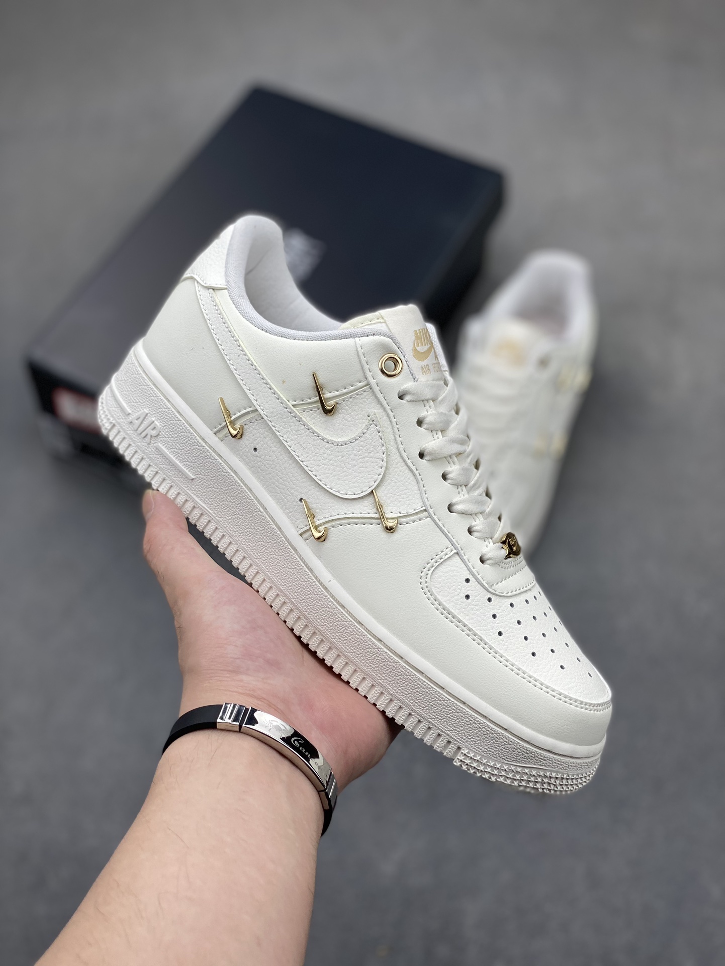 Nike Air Force 1 Low Cut White Gold Hook Casual Sneakers FV3654-111 2 i1720122466 2008 0