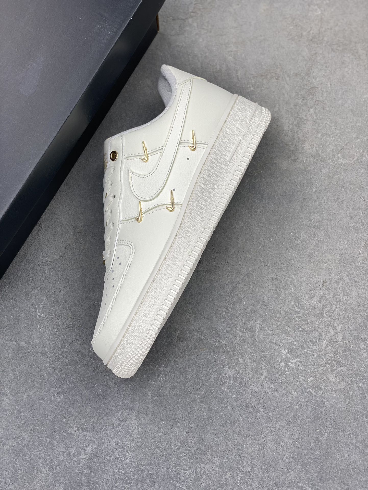 Nike Air Force 1 Low Cut White Gold Hook Casual Sneakers FV3654-111 8 i1720122466 8849 3