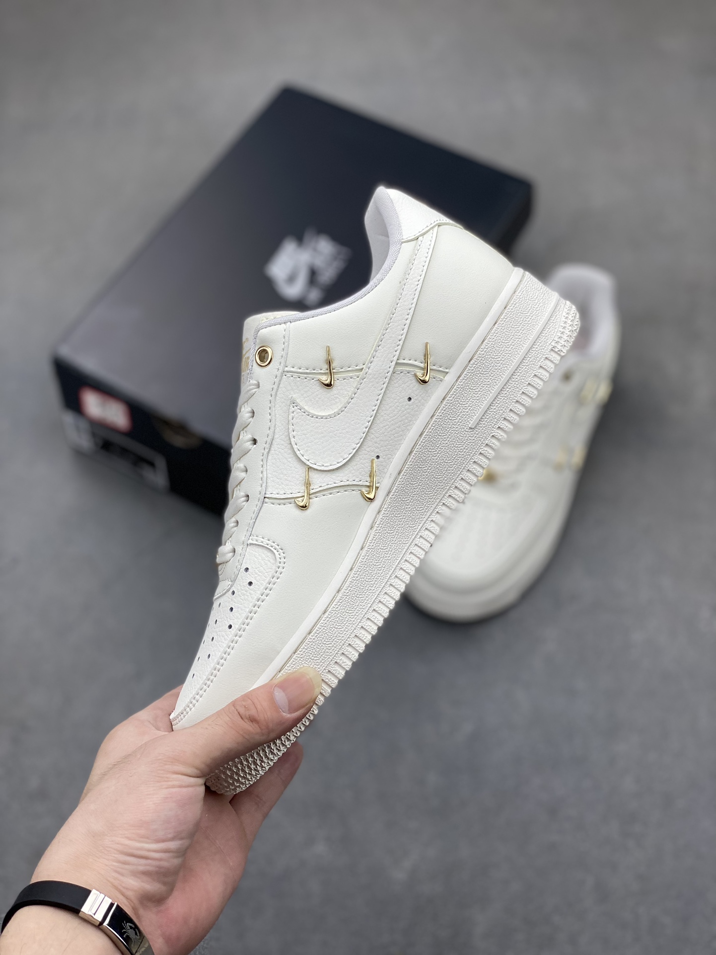 Nike Air Force 1 Low Cut White Gold Hook Casual Sneakers FV3654-111 4 i1720122466 9385 6