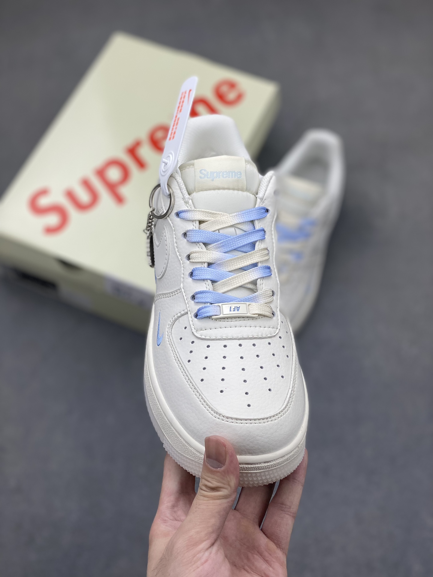 Nike Air Force 1 '07 Low Supreme Collab White Blue Sneakers - Limited Edition 3 i1720209267 4203 1