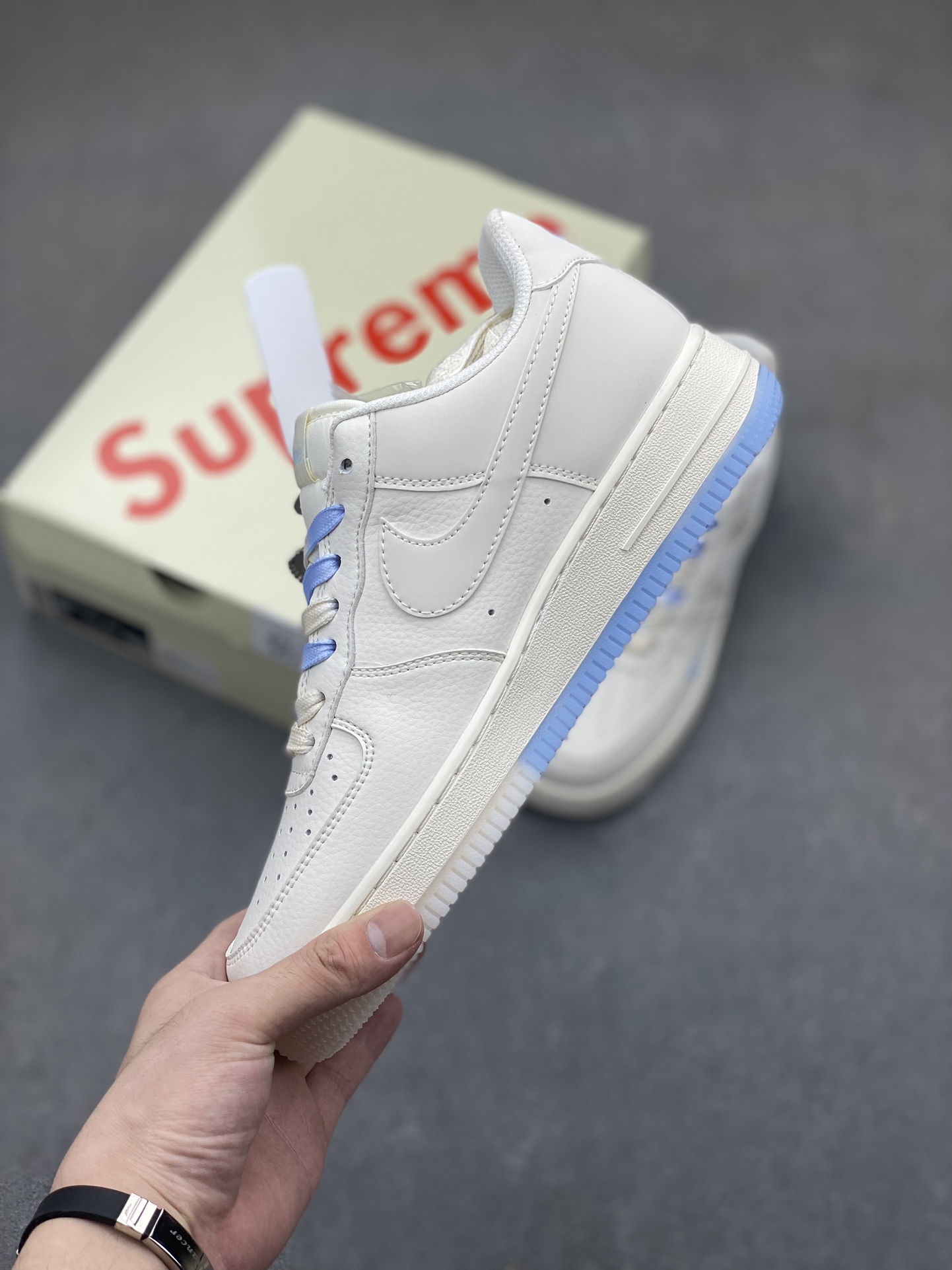 Nike Air Force 1 '07 Low Supreme Collab White Blue Sneakers - Limited Edition 4 i1720209267 4321 0