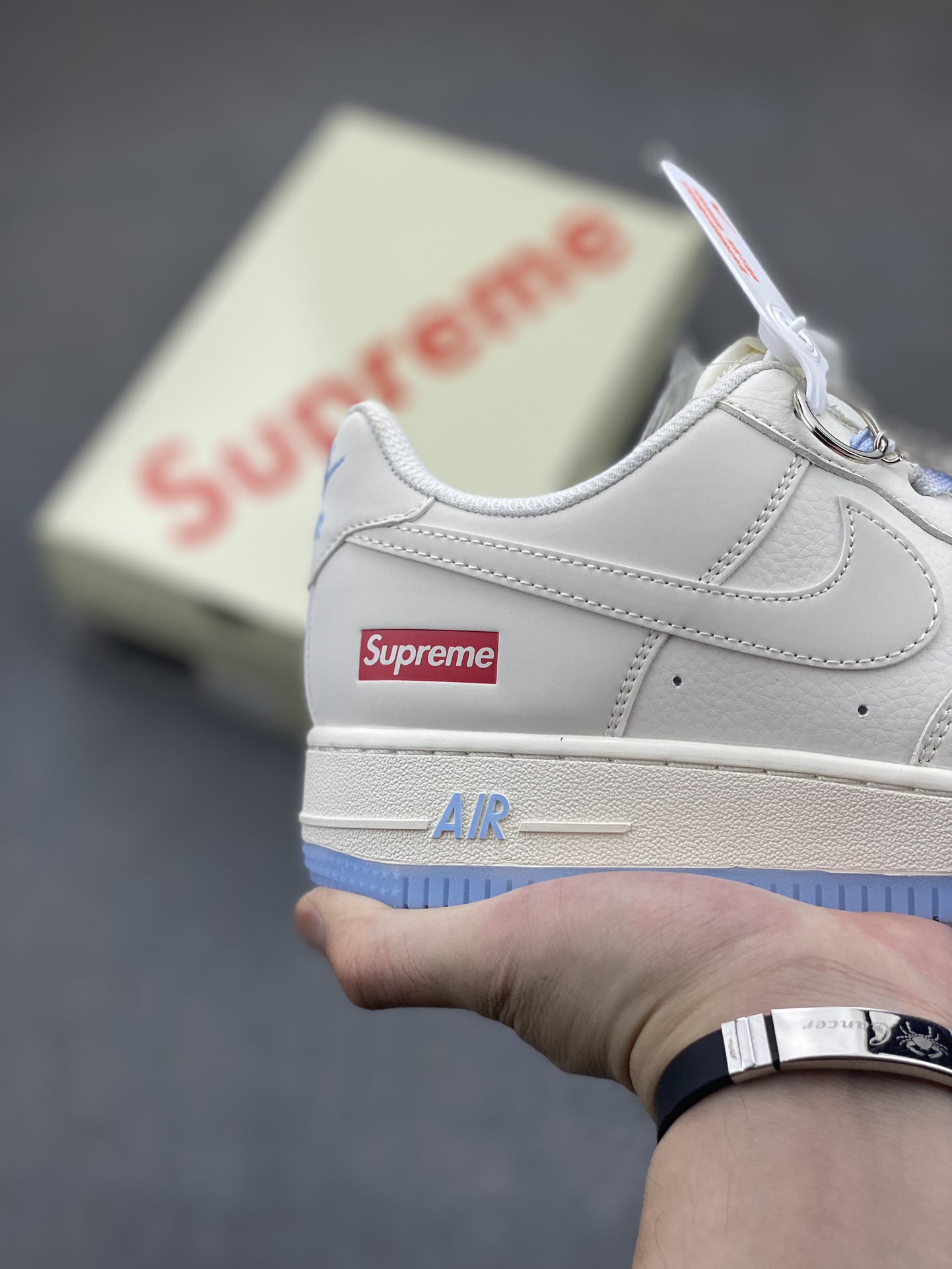 Nike Air Force 1 '07 Low Supreme Collab White Blue Sneakers - Limited Edition 6 i1720209267 6068 7