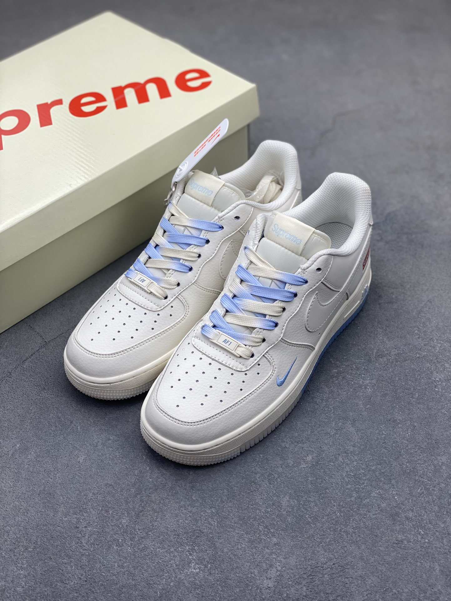 Nike Air Force 1 '07 Low Supreme Collab White Blue Sneakers - Limited Edition 9 i1720209267 6774 4