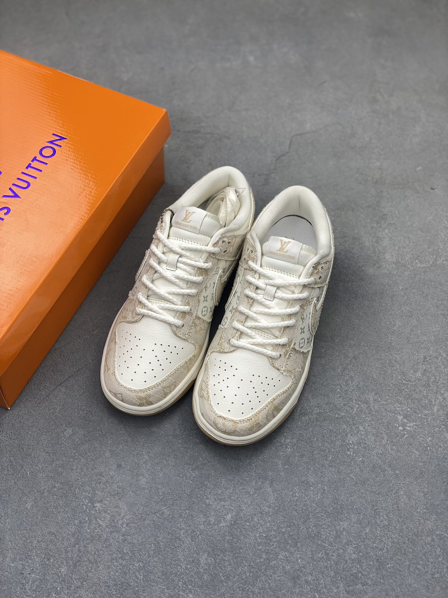 Nike SB Dunk Low Louis Vuitton Collab Custom Beige Casual Sneakers 9 i1720210061 1014 1