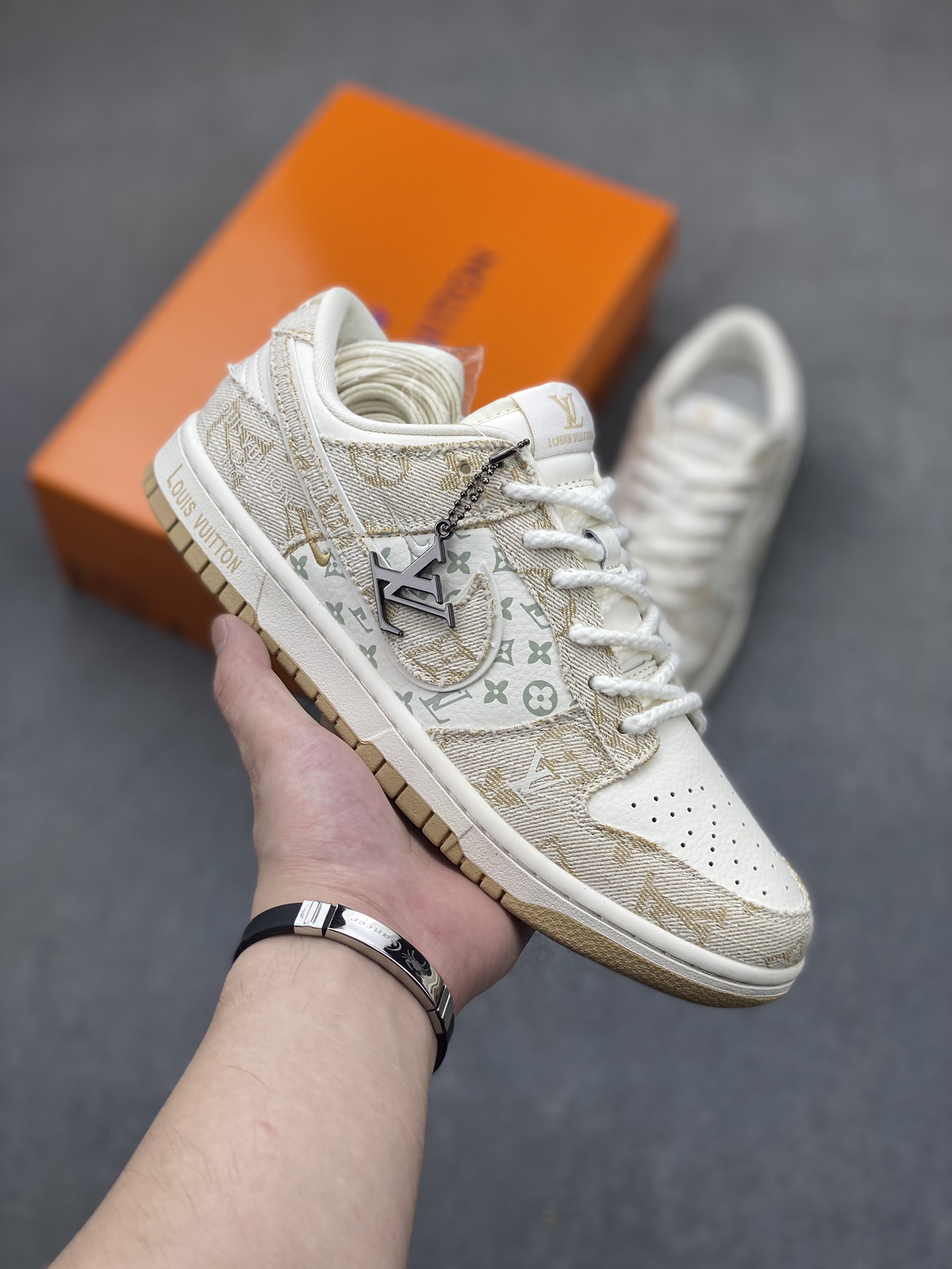 Nike SB Dunk Low Louis Vuitton Collab Custom Beige Casual Sneakers 2 i1720210061 6129 0