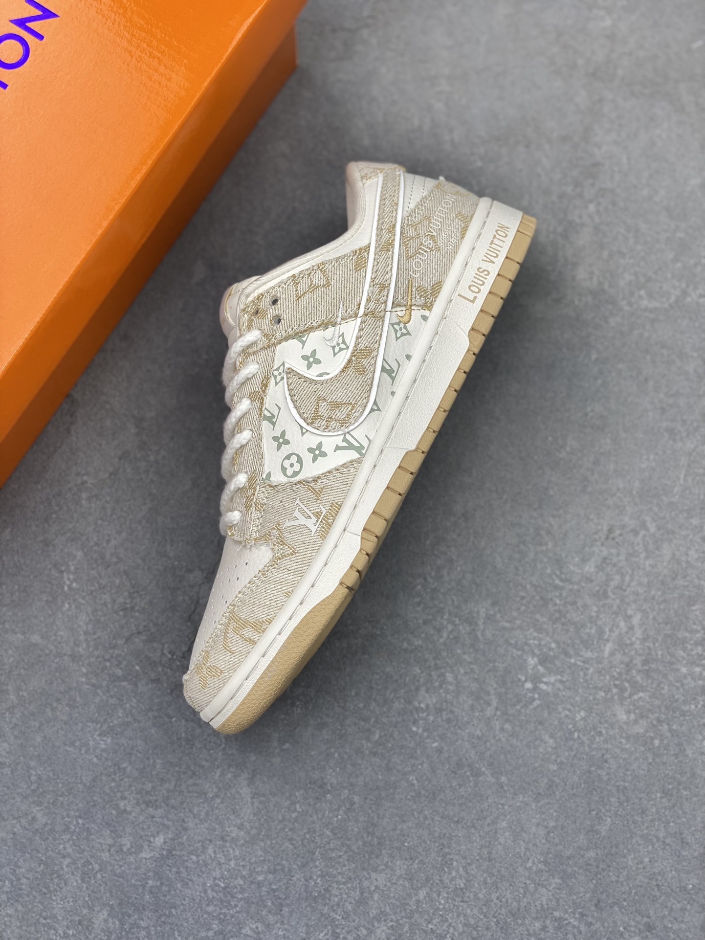 Nike SB Dunk Low Louis Vuitton Collab Custom Beige Casual Sneakers 8 i1720210061 7107 8