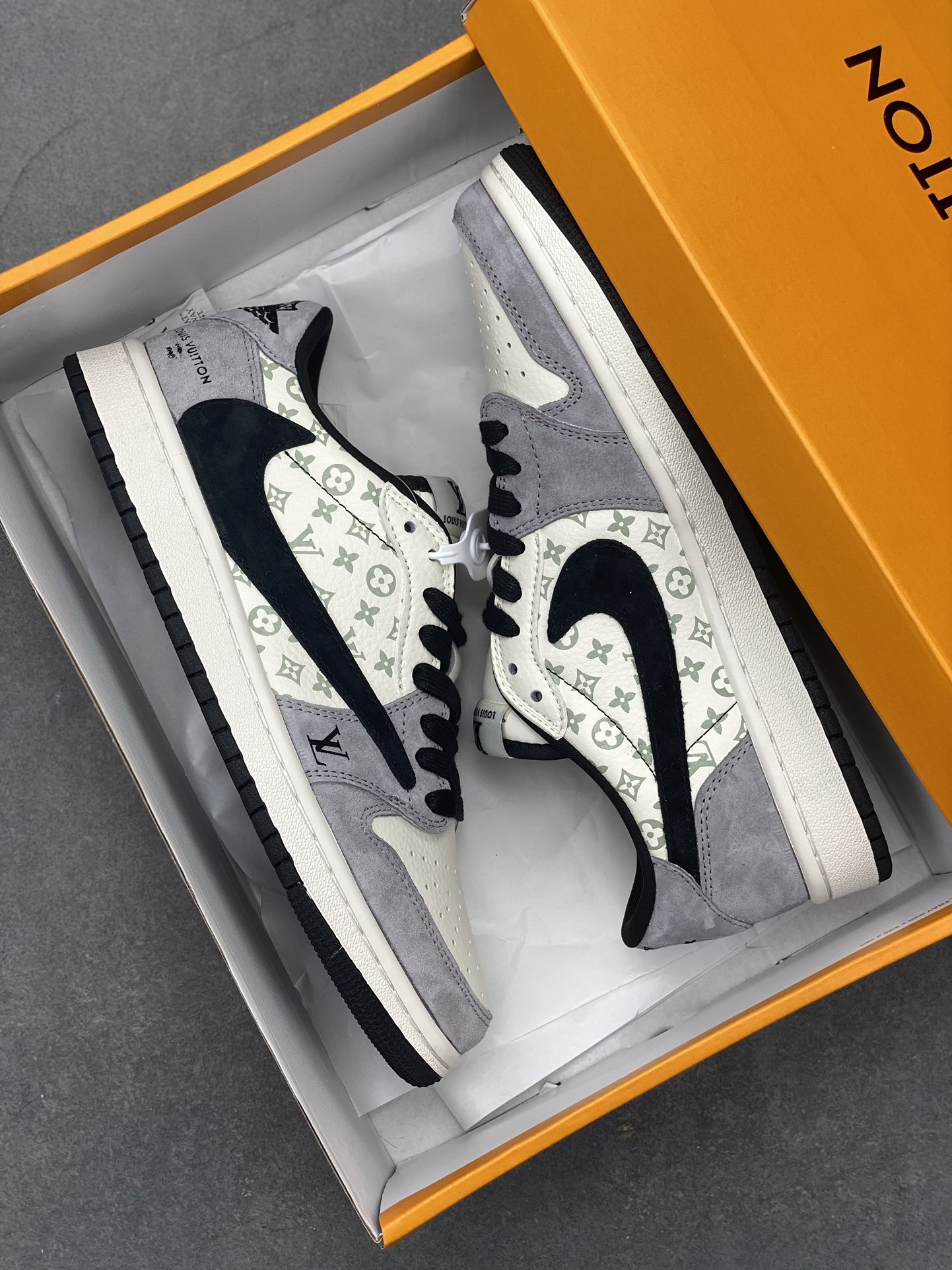 Travis Scott x Fragment Design x Jordan Air Jordan 1 Low - Louis Vuitton 10 i1720210098 2707 0