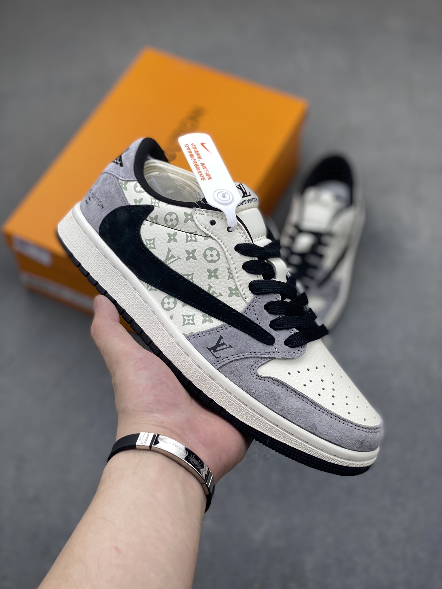 Travis Scott x Fragment Design x Jordan Air Jordan 1 Low - Louis Vuitton 2 i1720210098 9038 1