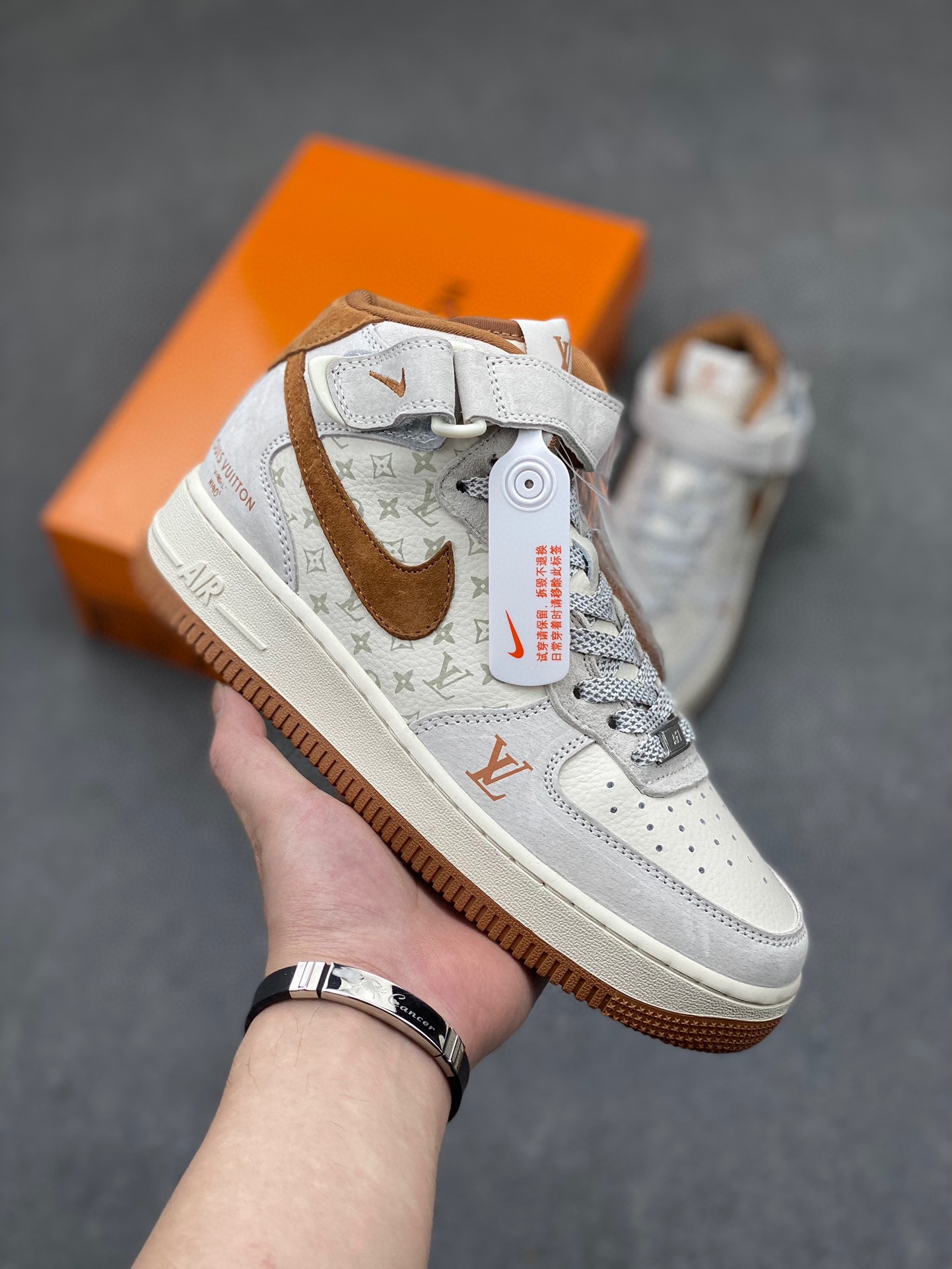 Nike Air Force 1 '07 Low Louis Vuitton Collab Sneakers - Grey/Brown 2 i1720380289 1647 0