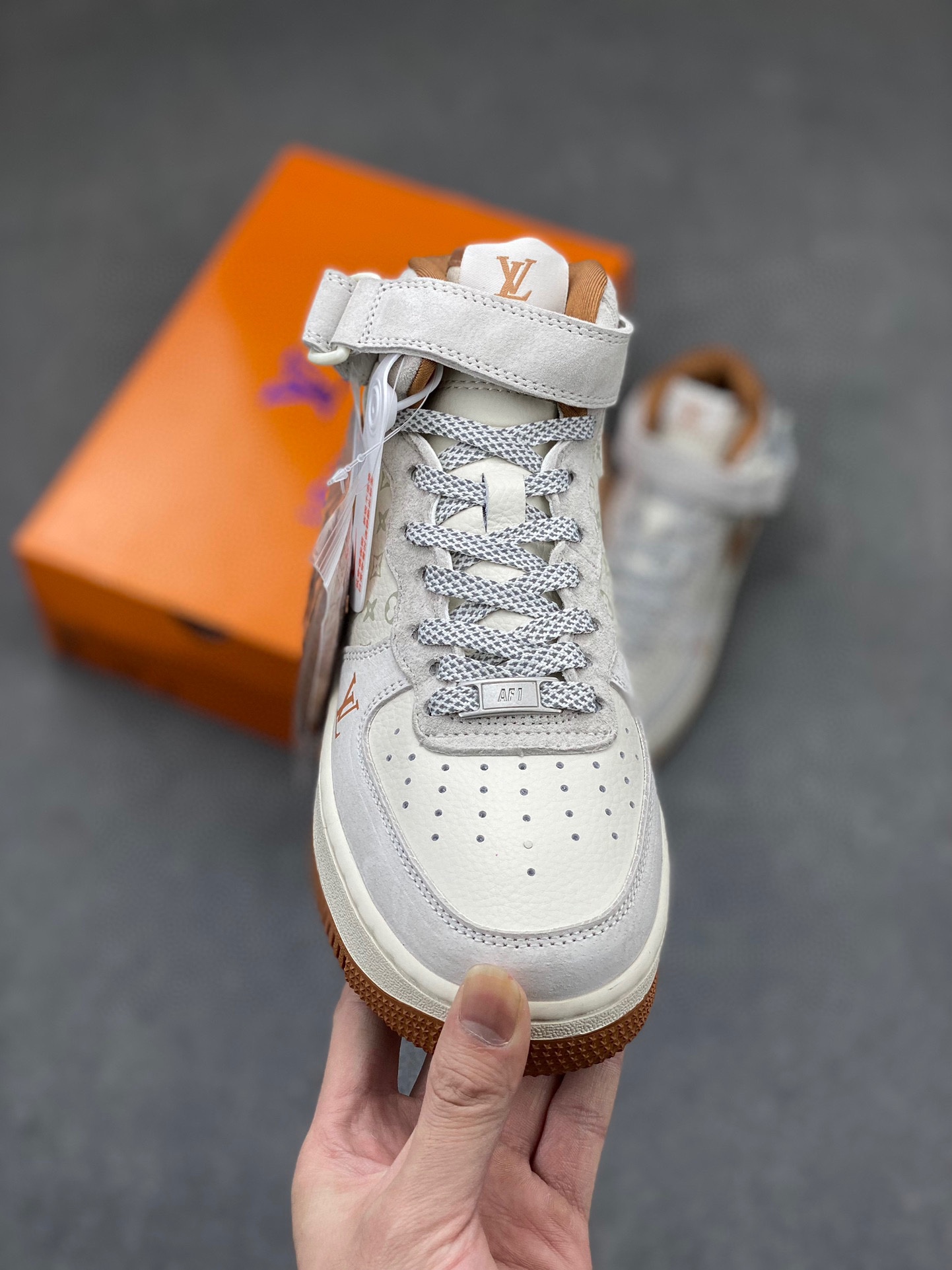 Nike Air Force 1 '07 Low Louis Vuitton Collab Sneakers - Grey/Brown 3 i1720380289 2834 0