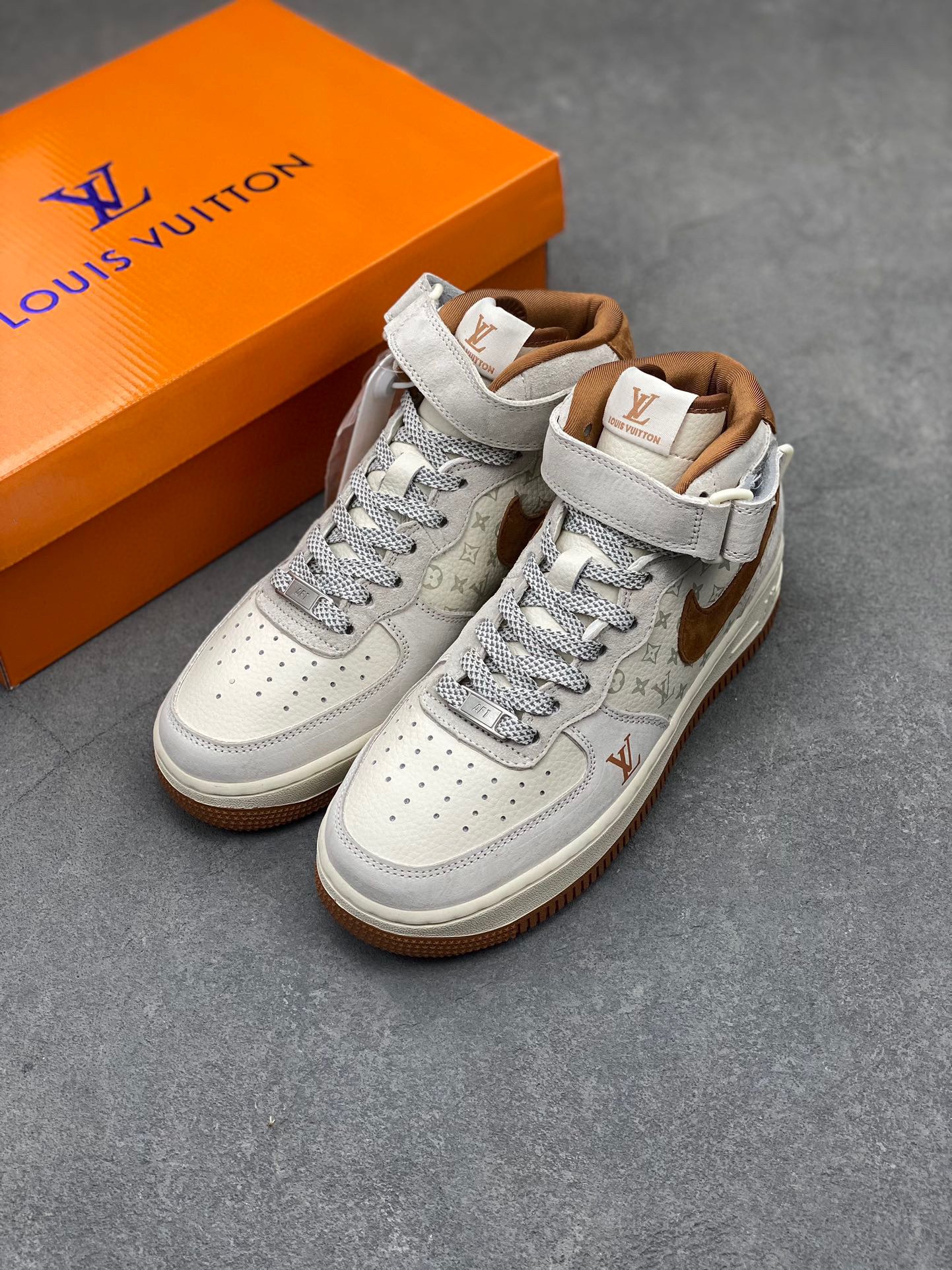 Nike Air Force 1 '07 Low Louis Vuitton Collab Sneakers - Grey/Brown 9 i1720380289 5699 0