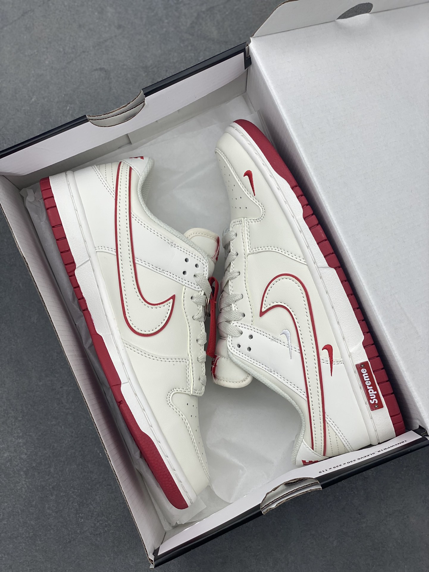 Nike SB Dunk Low Supreme Collab Anniversary Edition - Red Accents 10 i1720381369 948 7