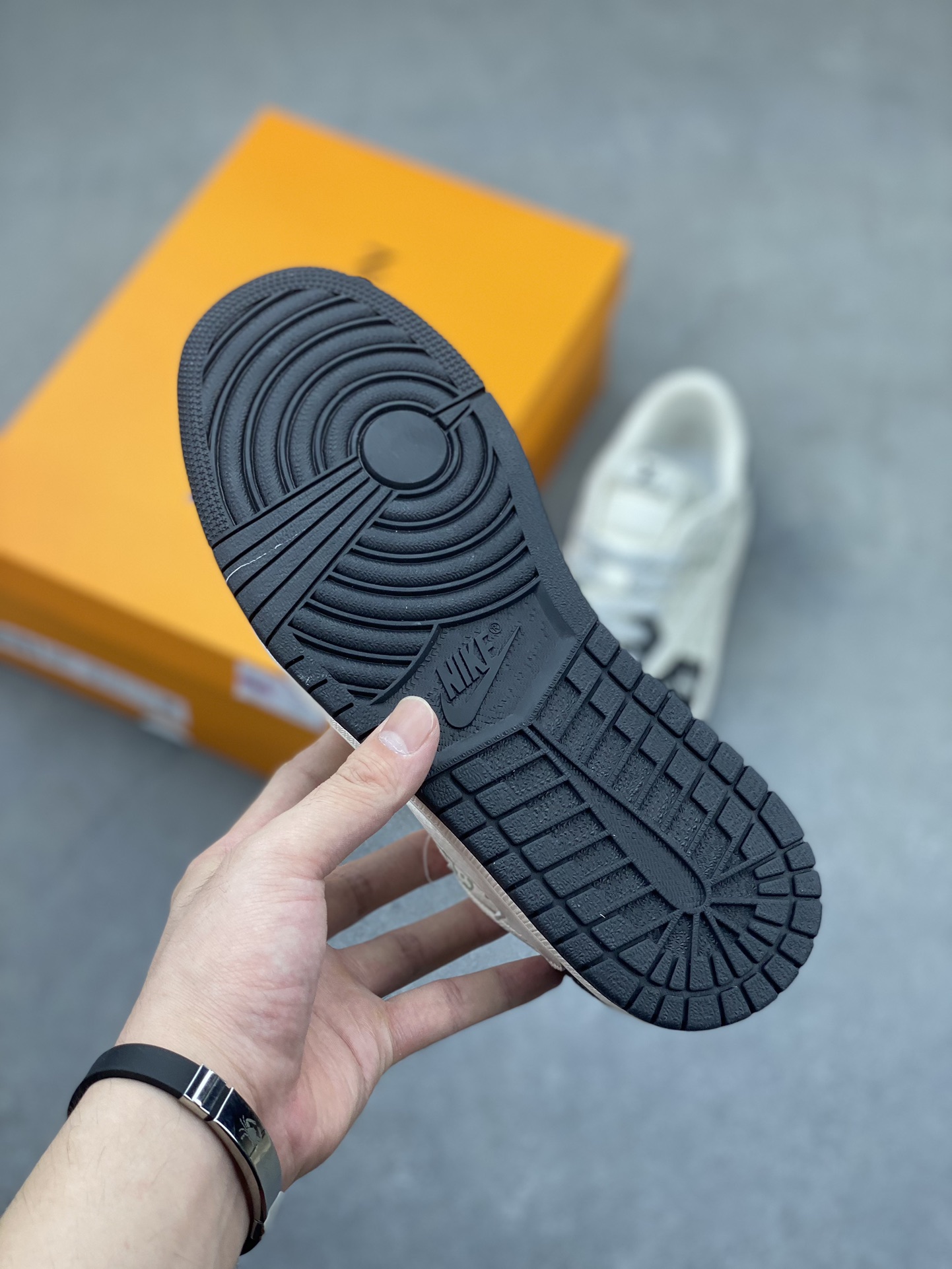 Travis Scott x Fragment Design x Louis Vuitton Air Jordan 1 Low 6 i1720471845 9133 2