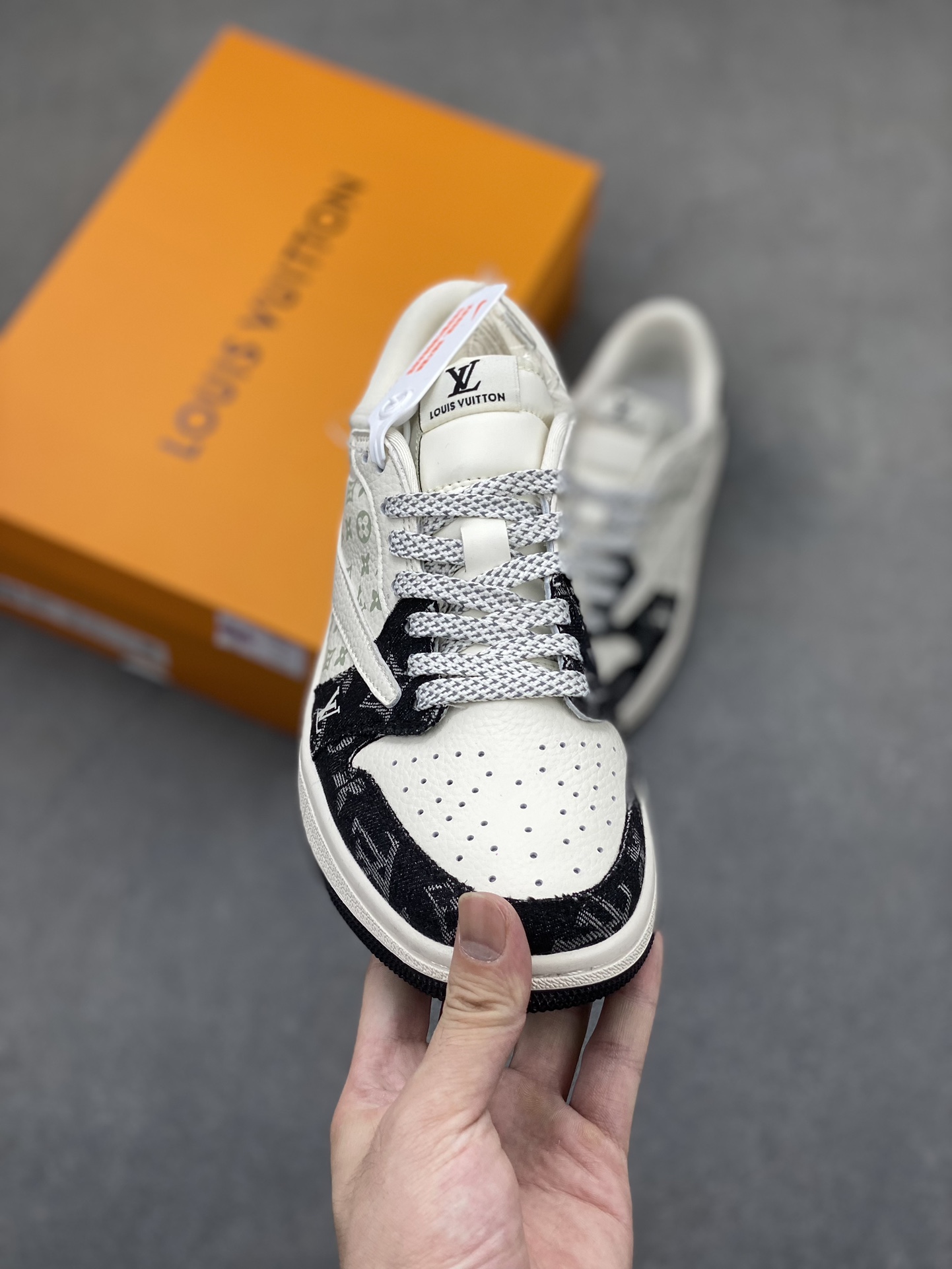 Travis Scott x Fragment Design x Louis Vuitton Air Jordan 1 Low 2 i1720471846 4827 7