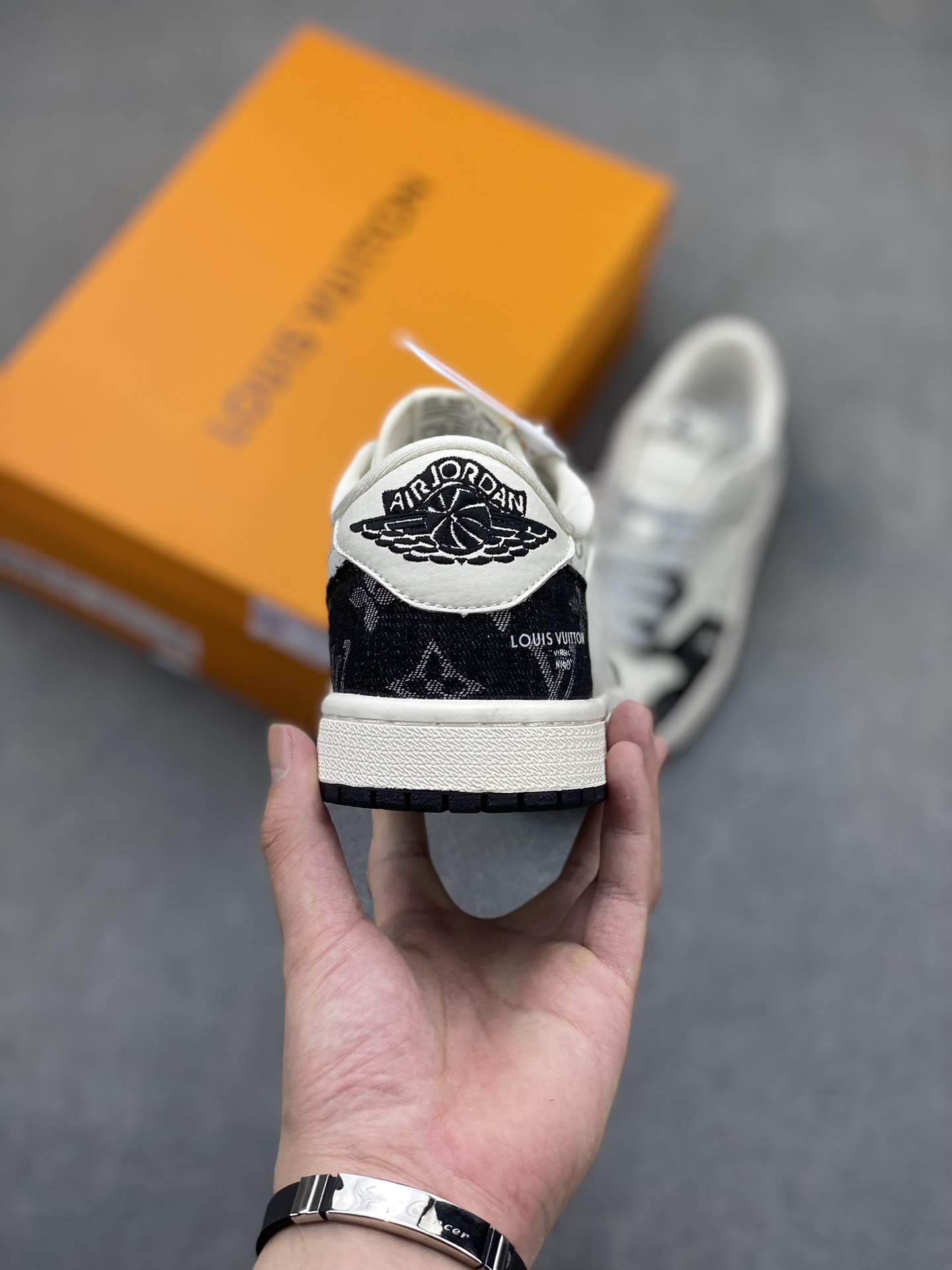 Travis Scott x Fragment Design x Louis Vuitton Air Jordan 1 Low 4 i1720471846 6487 8