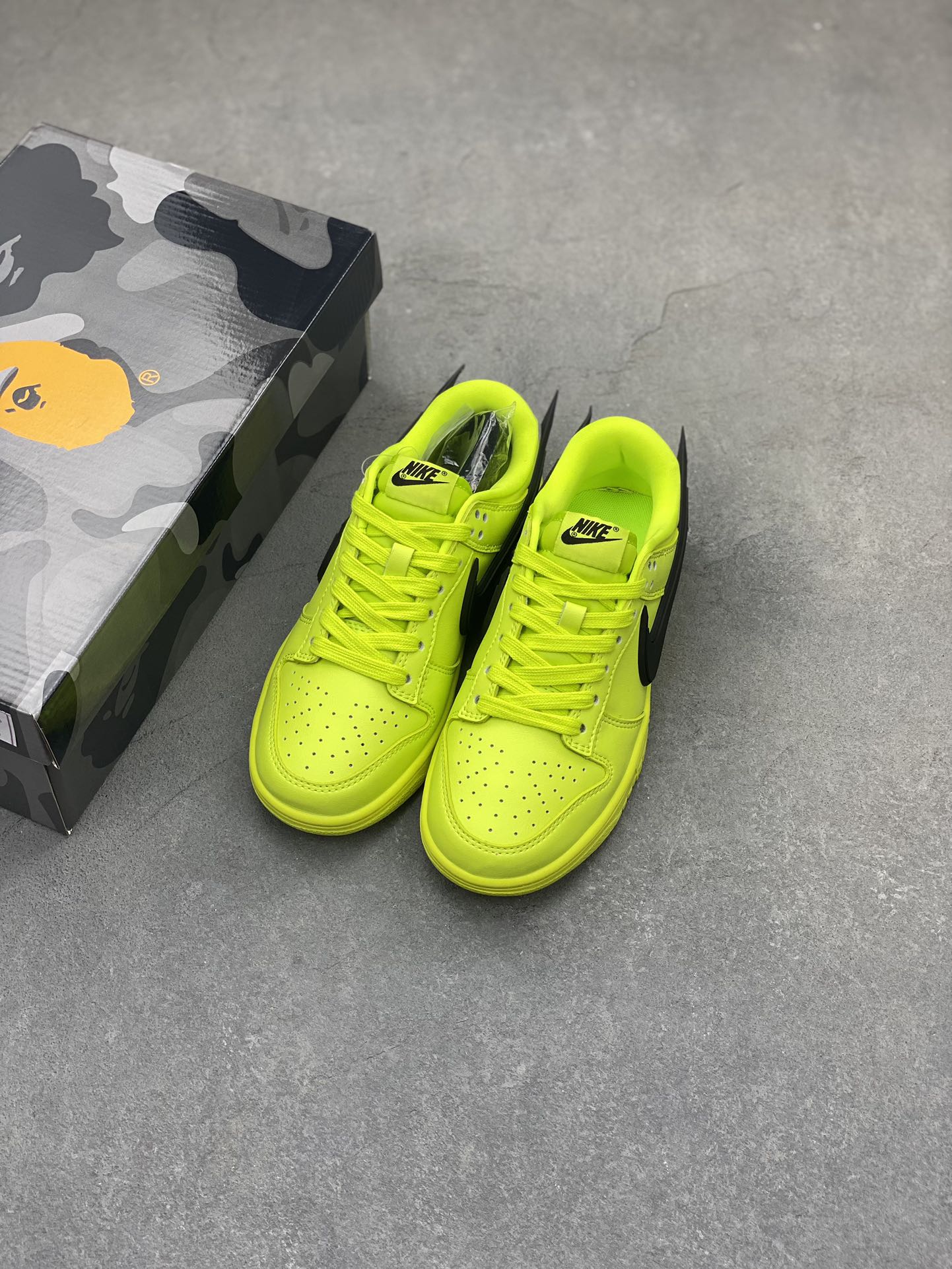 Nike SB Dunk Low x AMBUSH x BAPE 'Fresh Green' Limited Edition Sneakers 9 i1720471912 7209 2